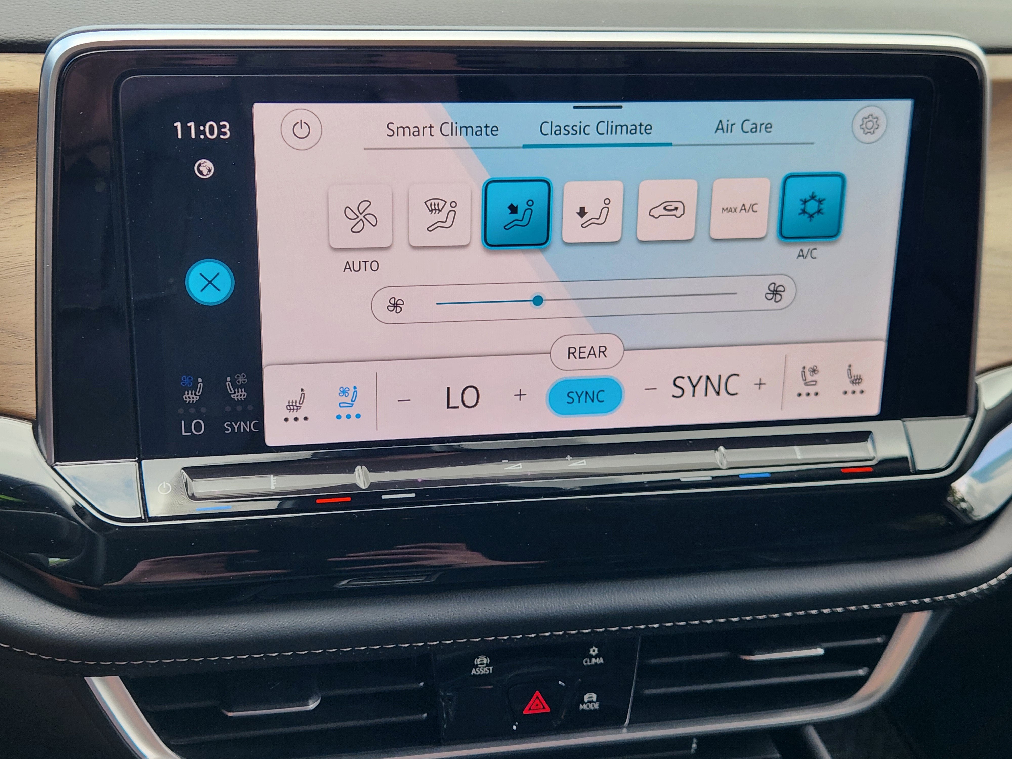 2024 Volkswagen Atlas 2.0T SE