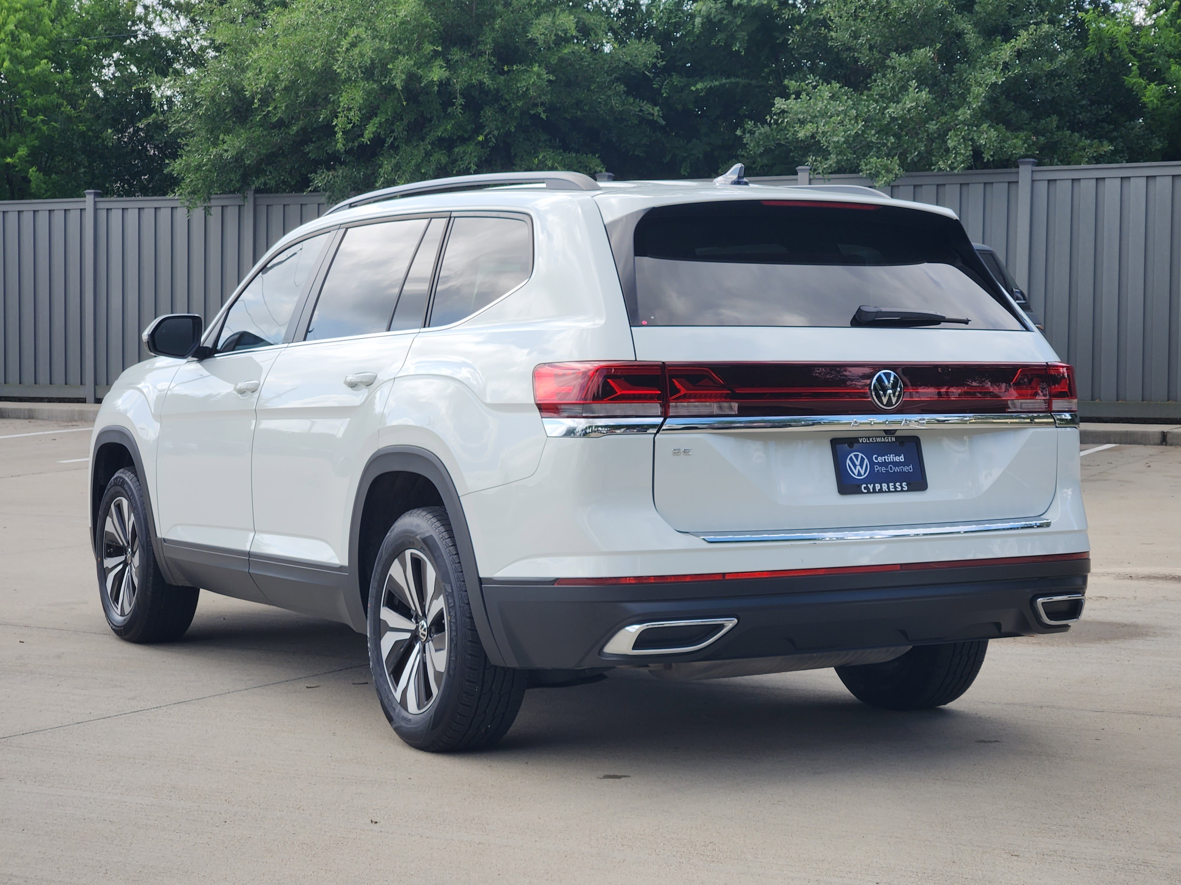 2024 Volkswagen Atlas 2.0T SE
