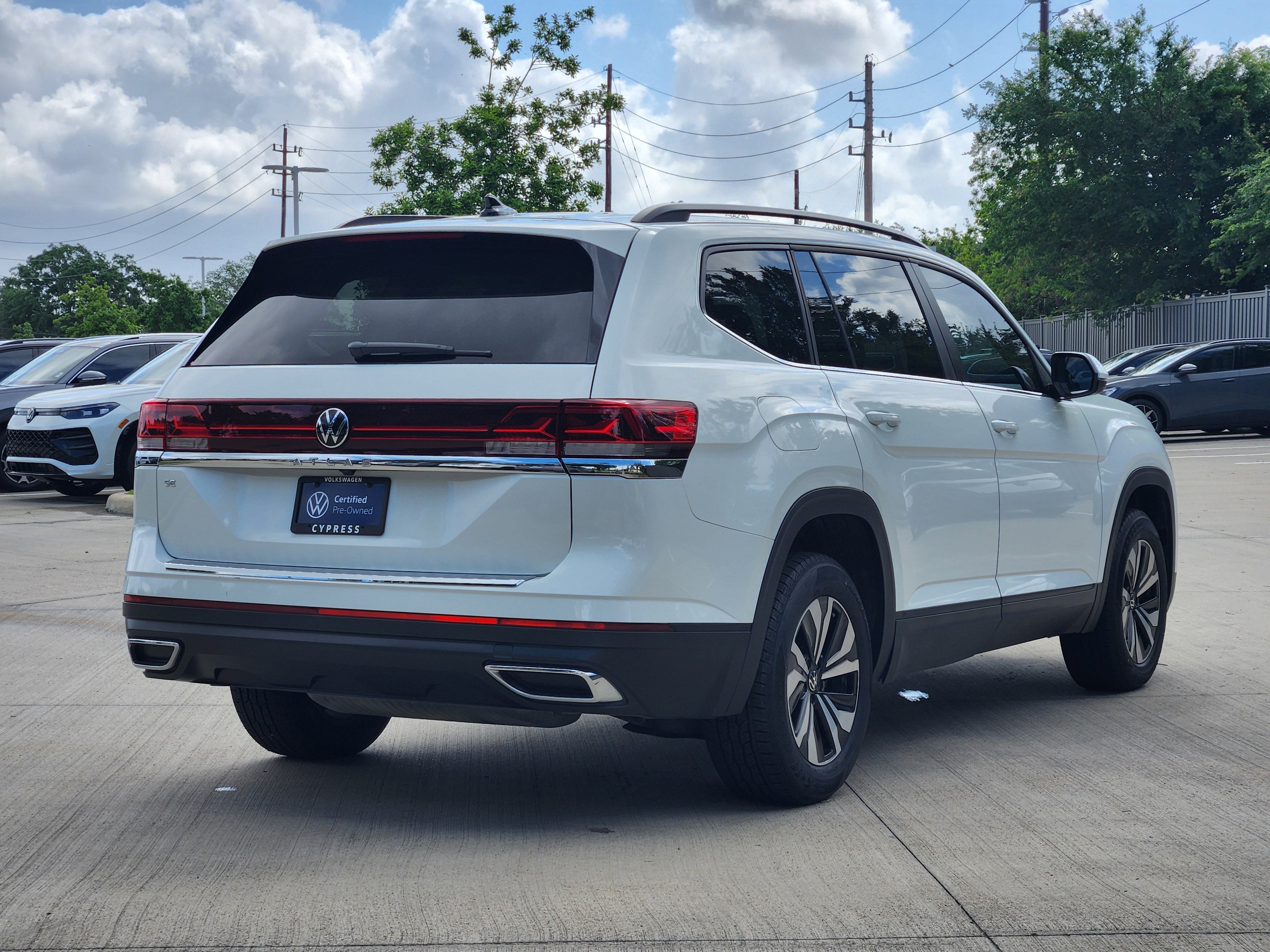 2024 Volkswagen Atlas 2.0T SE