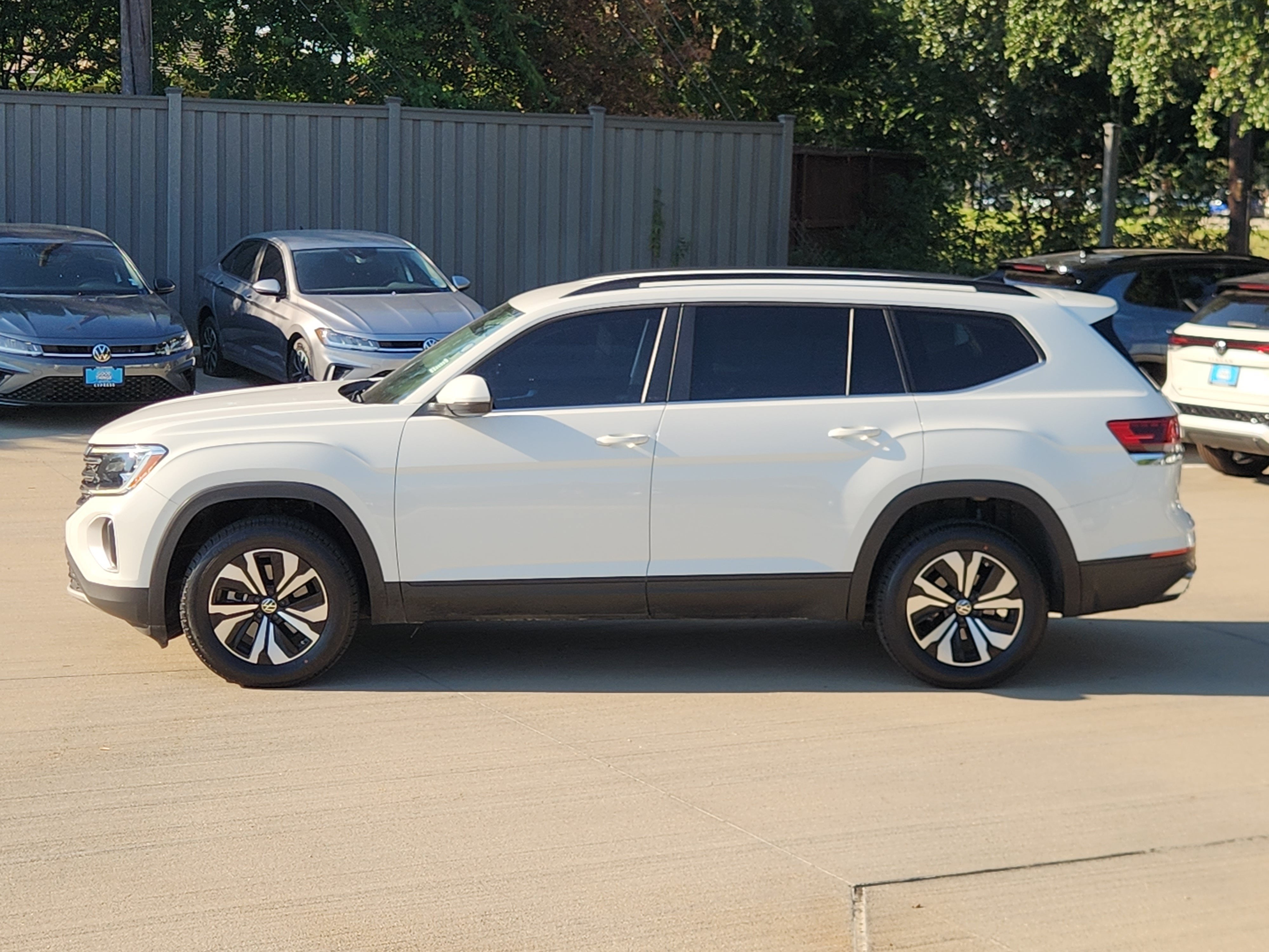 2024 Volkswagen Atlas 2.0T SE