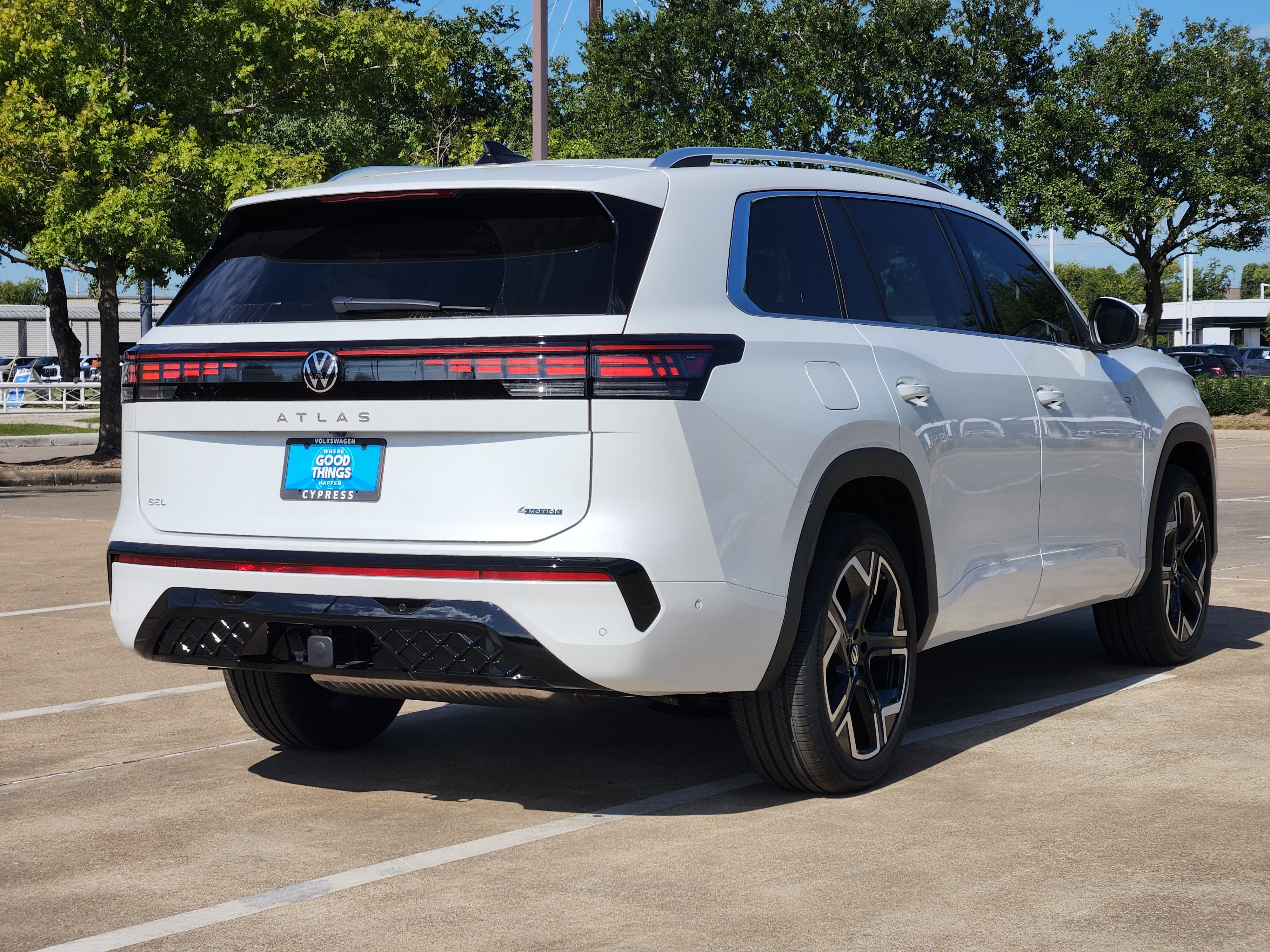 2027 Volkswagen Atlas SEL Premium R-Line