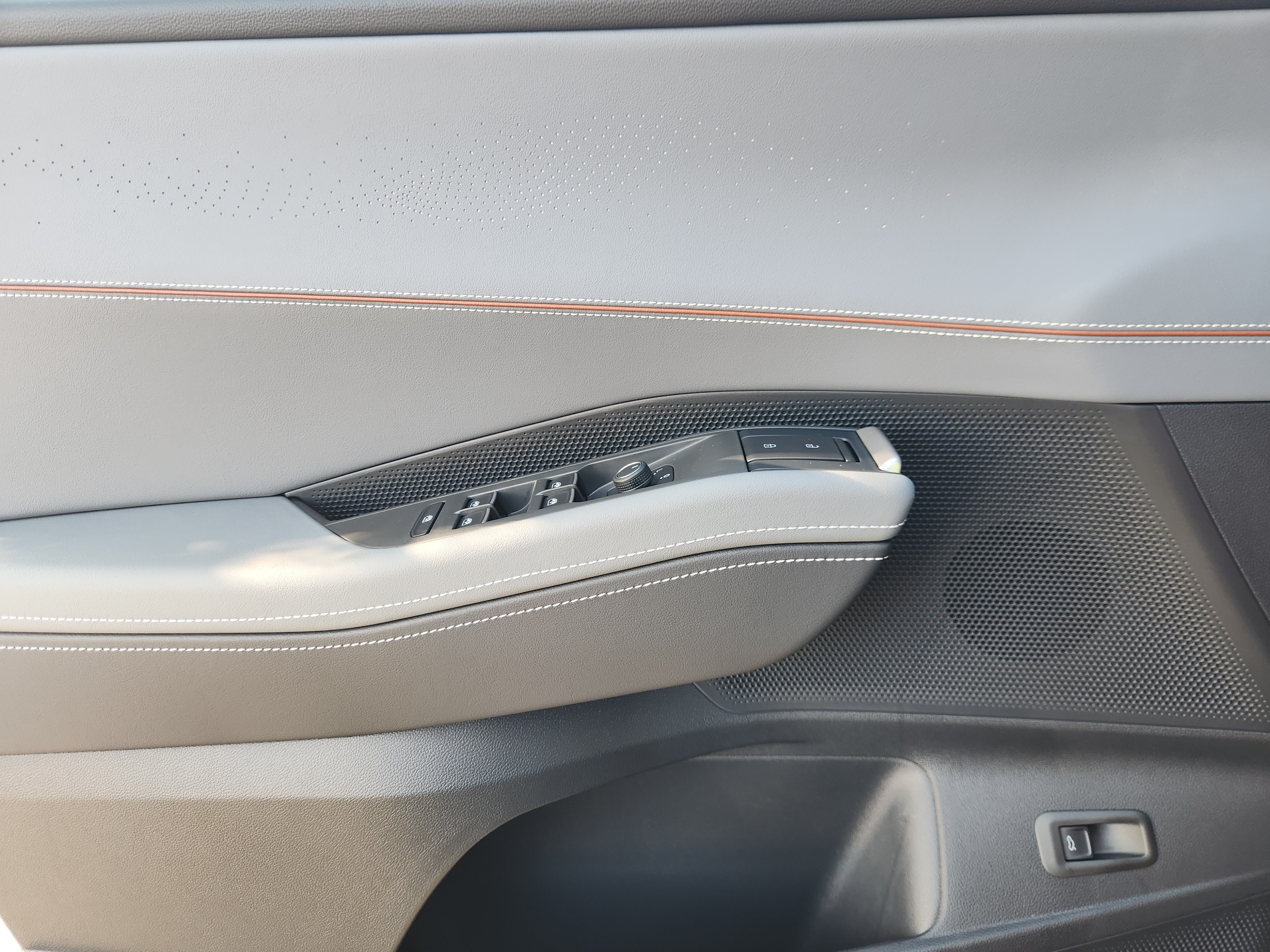 2027 Volkswagen Atlas SEL Premium R-Line