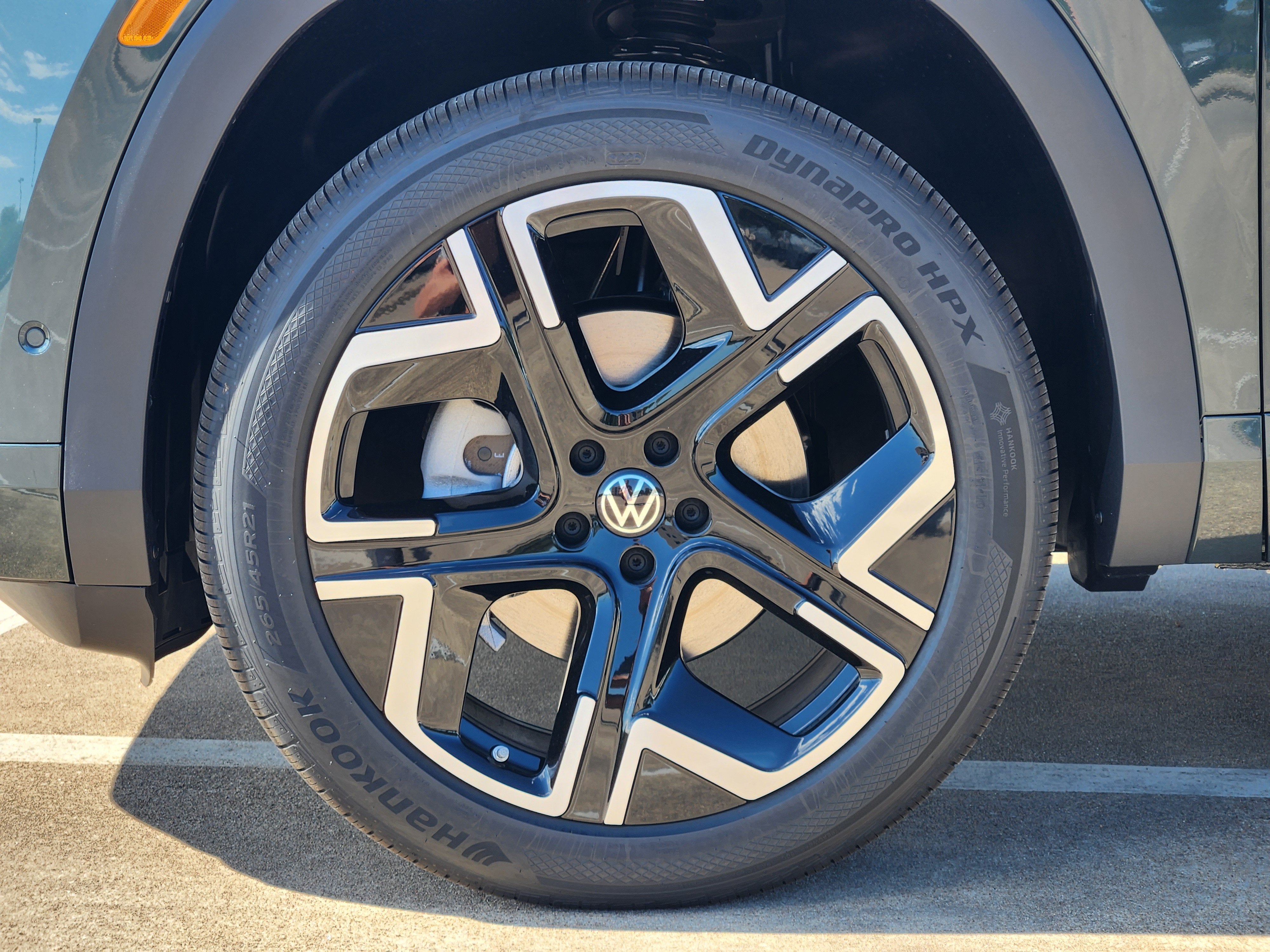 2027 Volkswagen Atlas SEL Premium R-Line