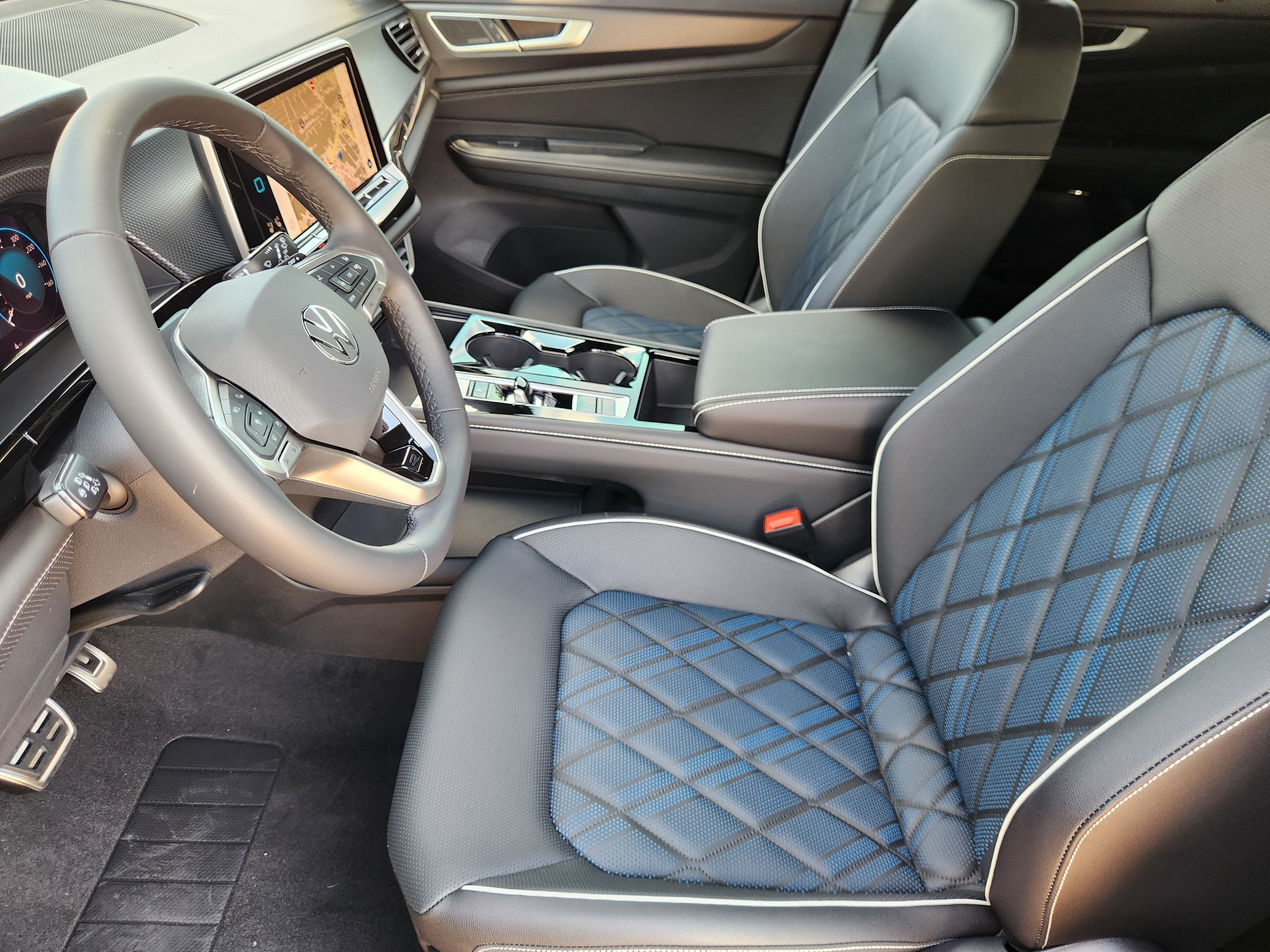 2026 Volkswagen Atlas Cross Sport 2.0T SEL Premium R-Line