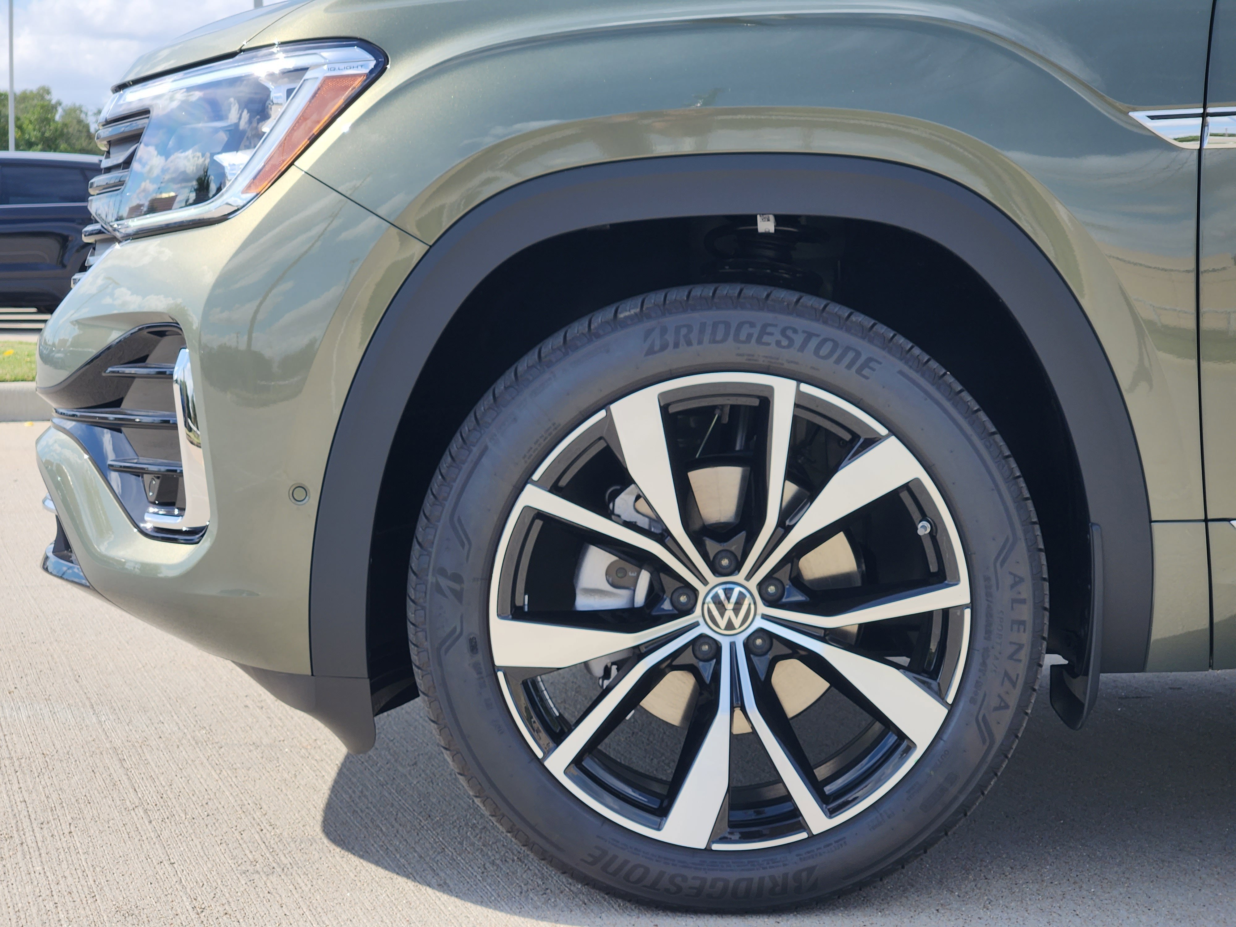 2026 Volkswagen Atlas Cross Sport 2.0T SEL Premium R-Line