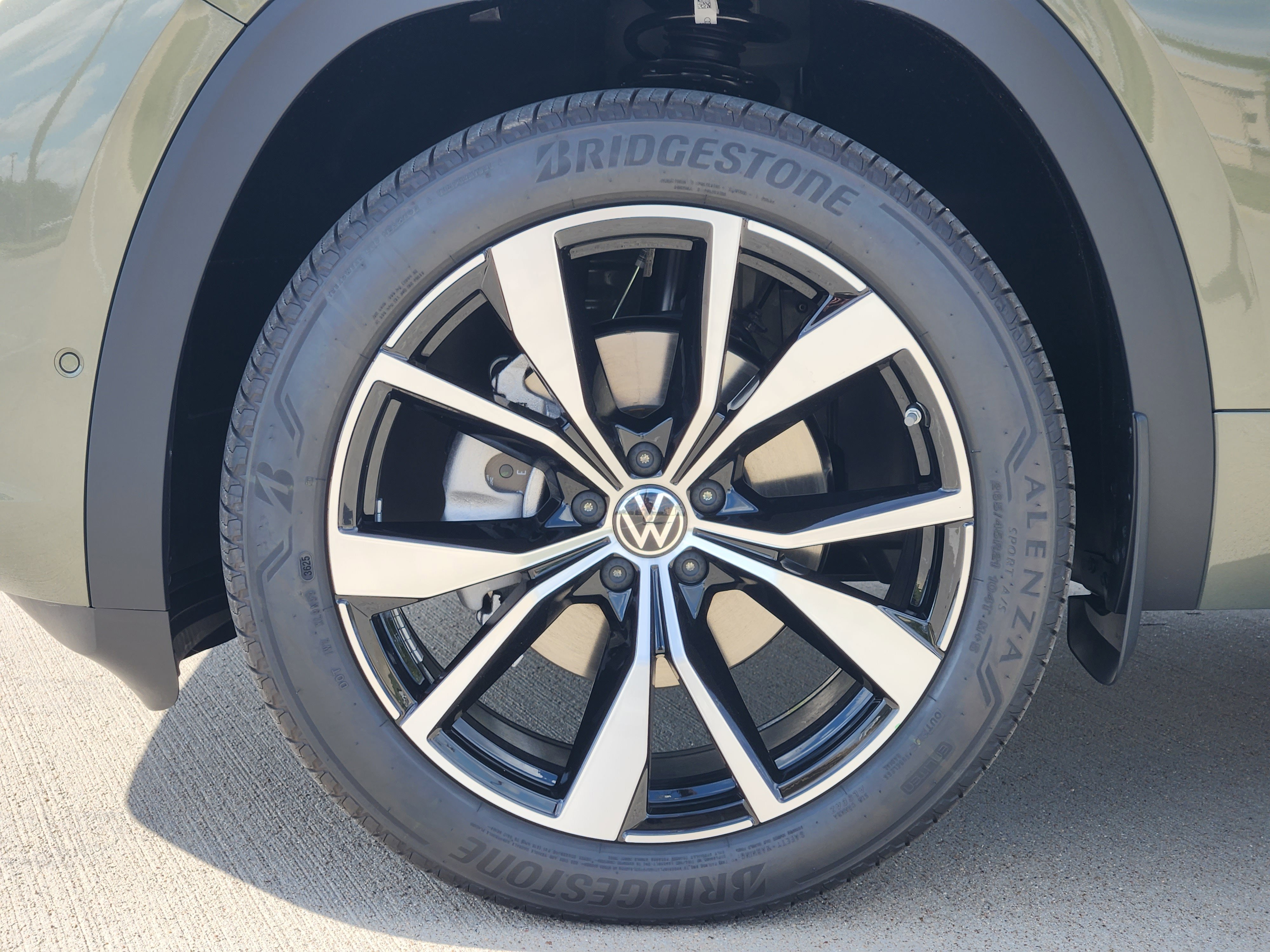 2026 Volkswagen Atlas Cross Sport 2.0T SEL Premium R-Line