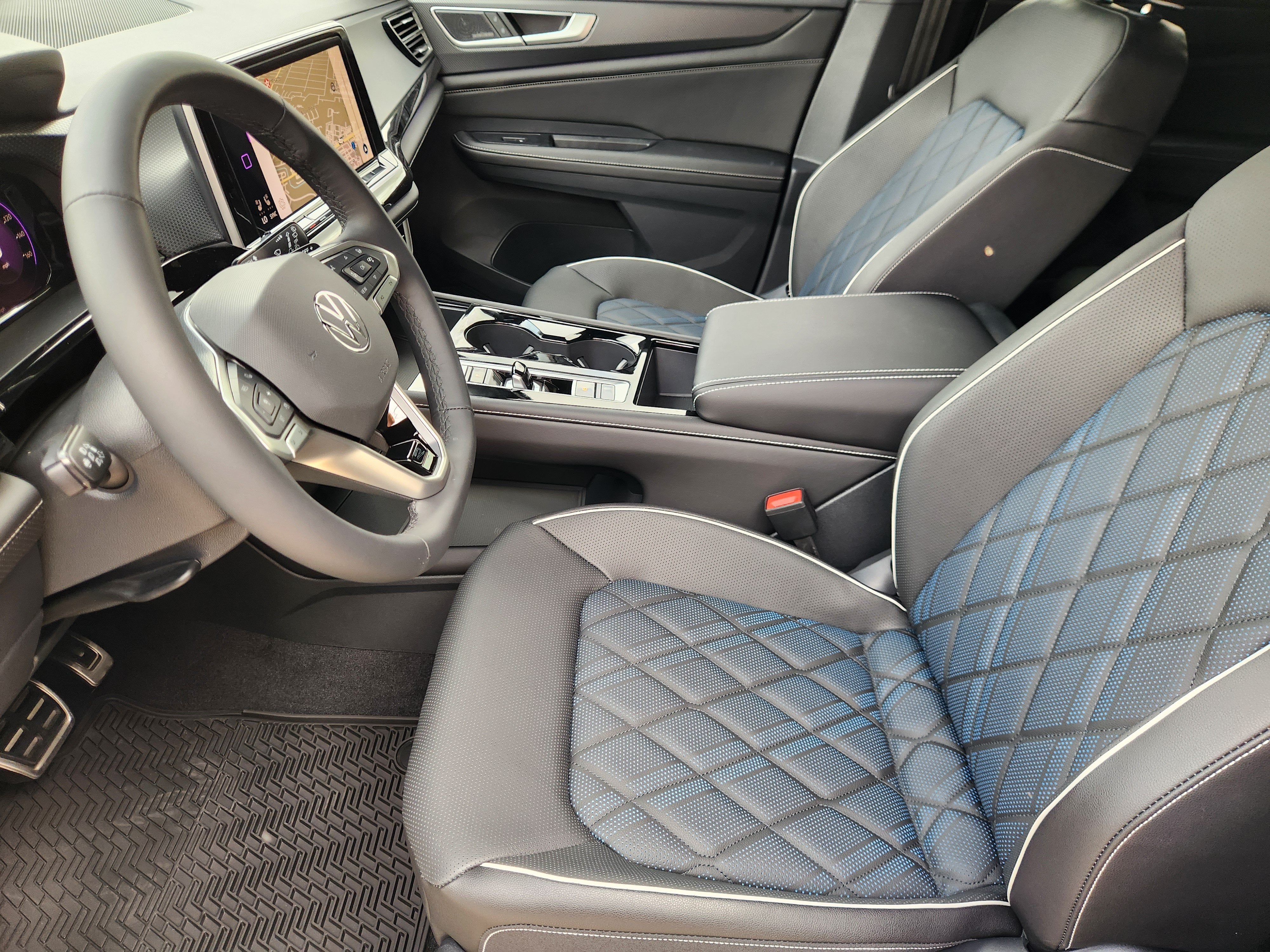 2026 Volkswagen Atlas Cross Sport 2.0T SEL Premium R-Line
