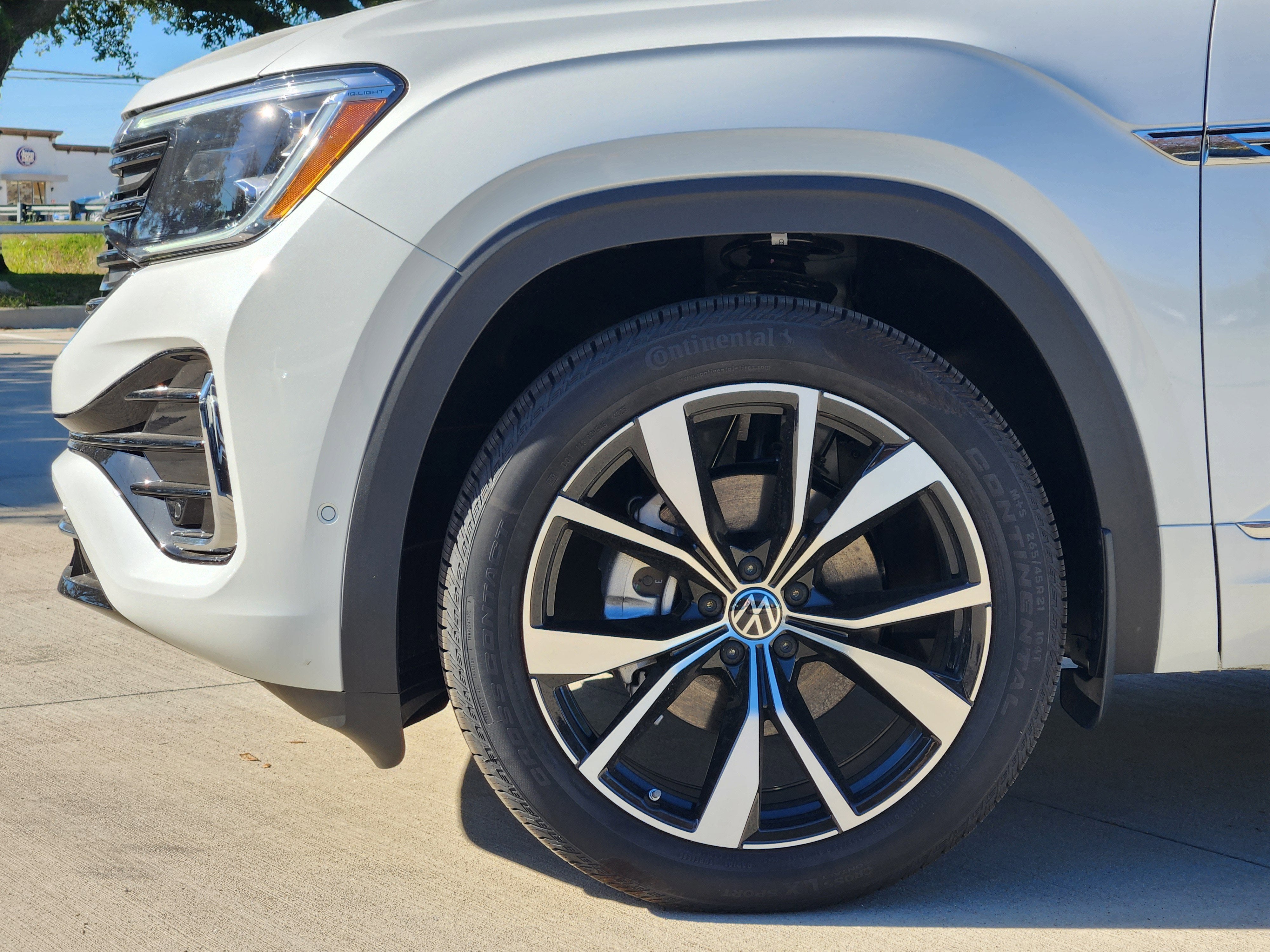 2026 Volkswagen Atlas Cross Sport 2.0T SEL Premium R-Line