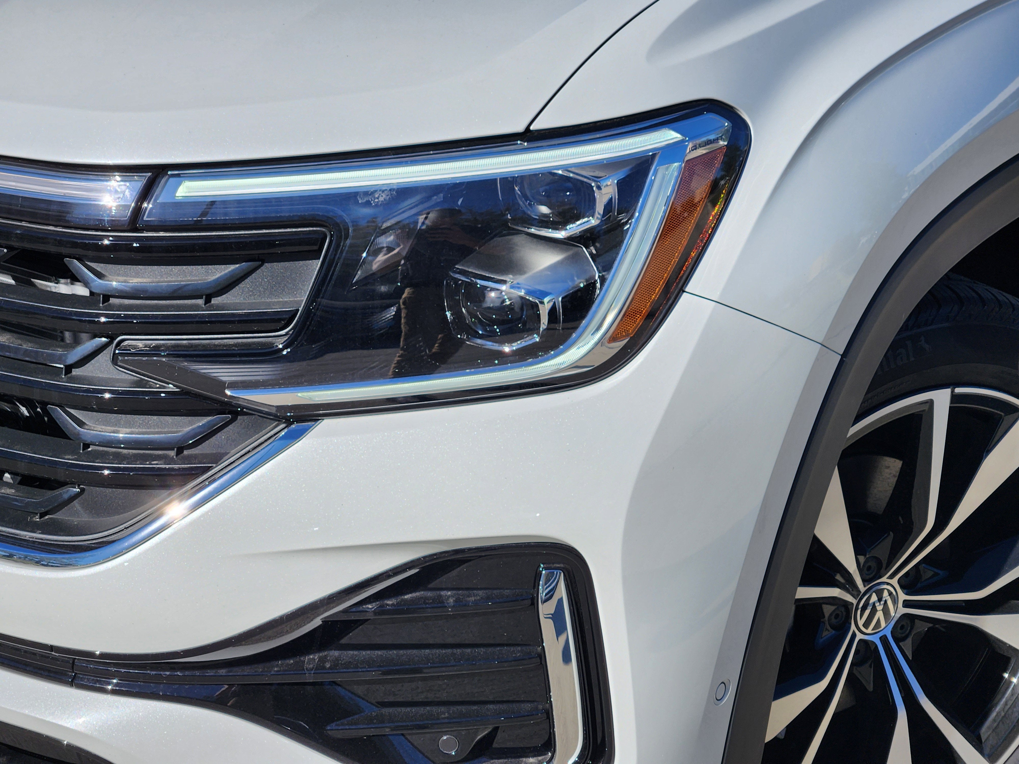 2026 Volkswagen Atlas Cross Sport 2.0T SEL Premium R-Line