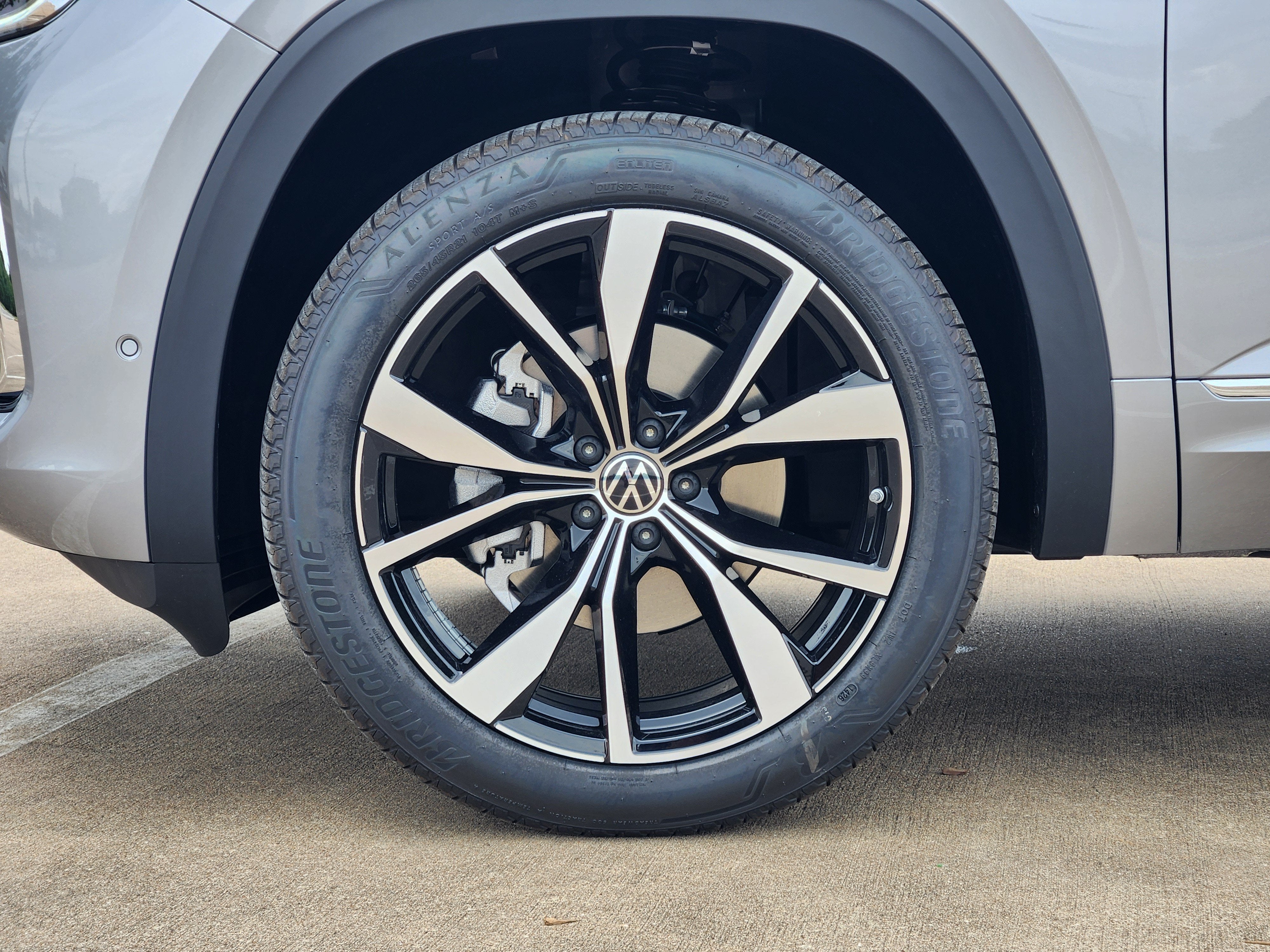 2026 Volkswagen Atlas Cross Sport 2.0T SEL Premium R-Line