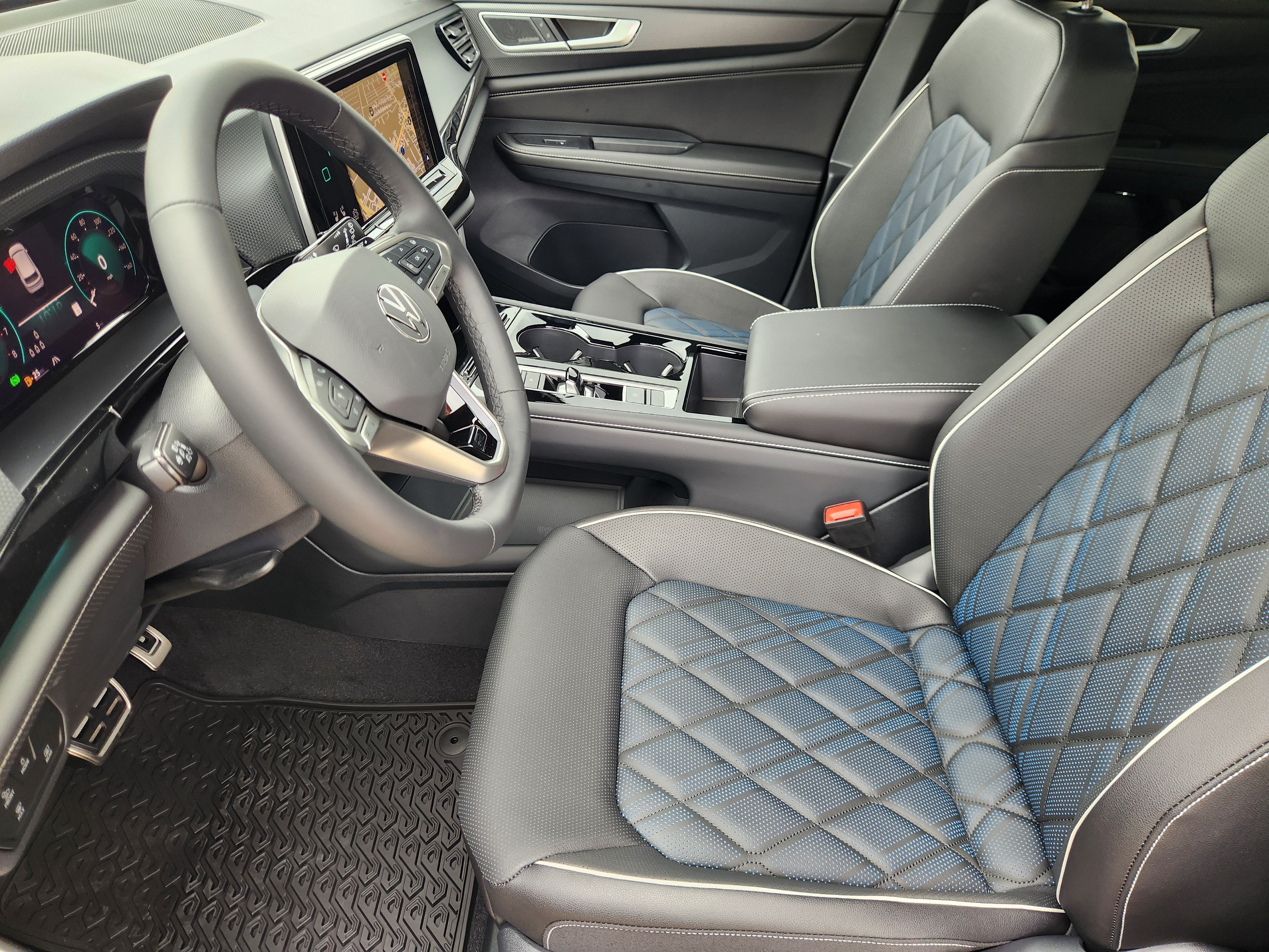 2026 Volkswagen Atlas Cross Sport 2.0T SEL Premium R-Line