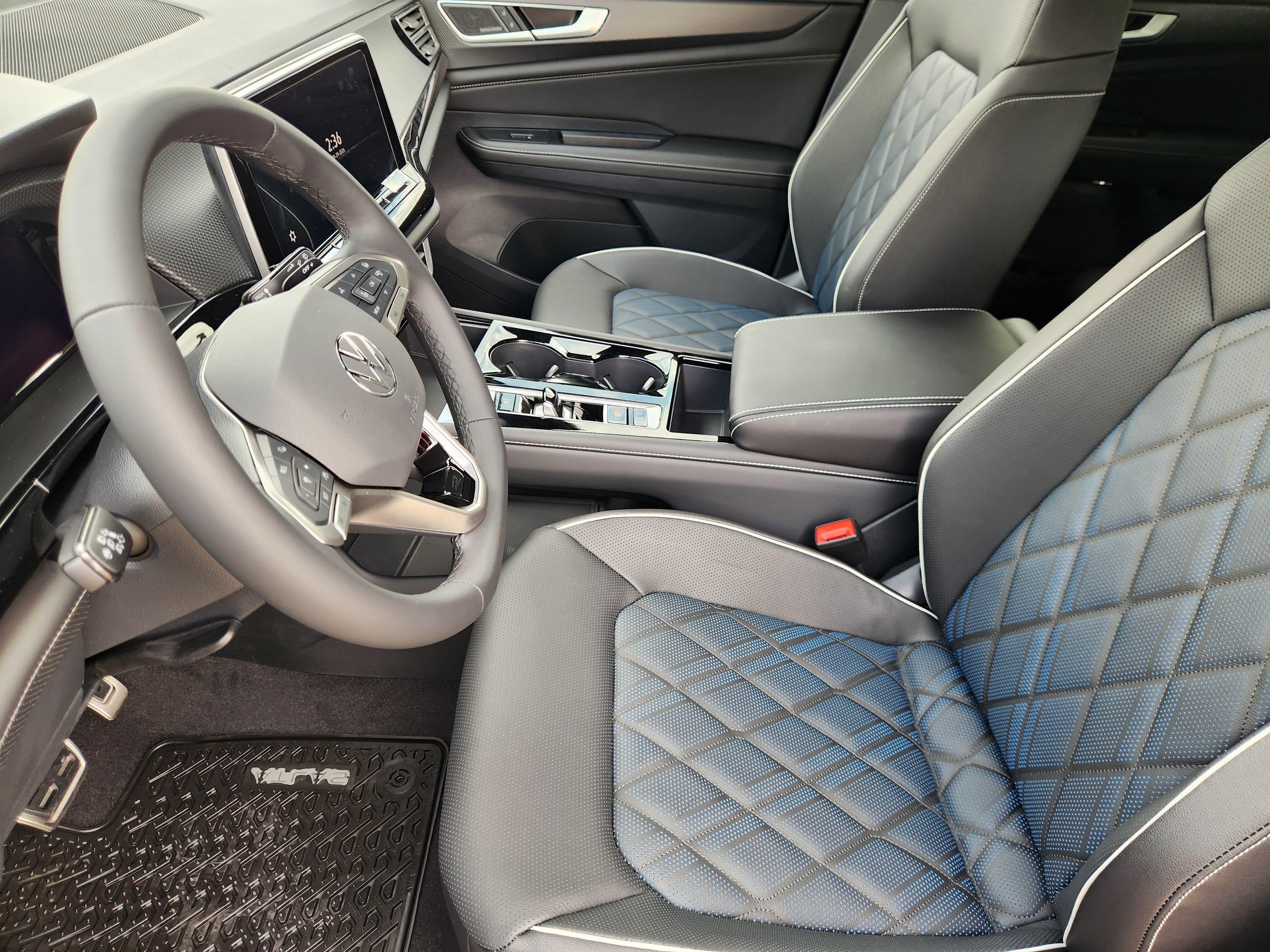 2026 Volkswagen Atlas Cross Sport 2.0T SEL Premium R-Line