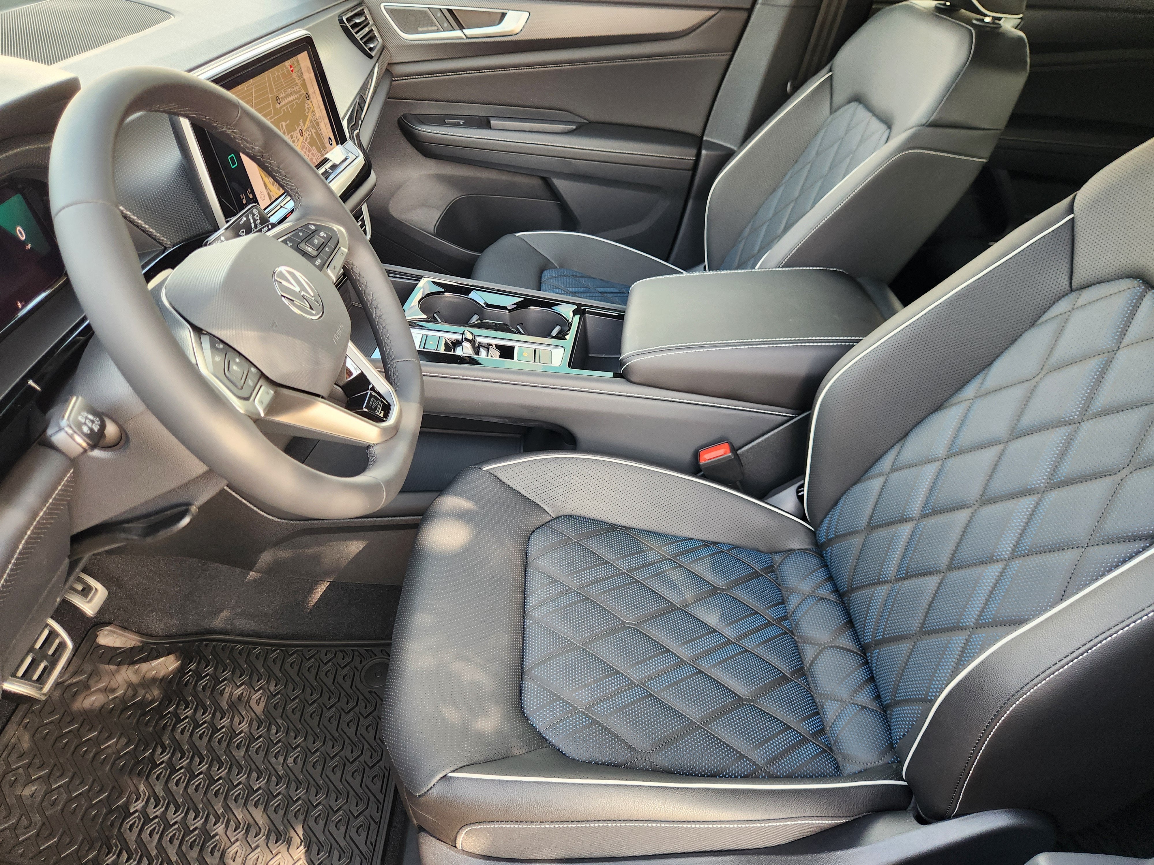 2026 Volkswagen Atlas Cross Sport 2.0T SEL Premium R-Line