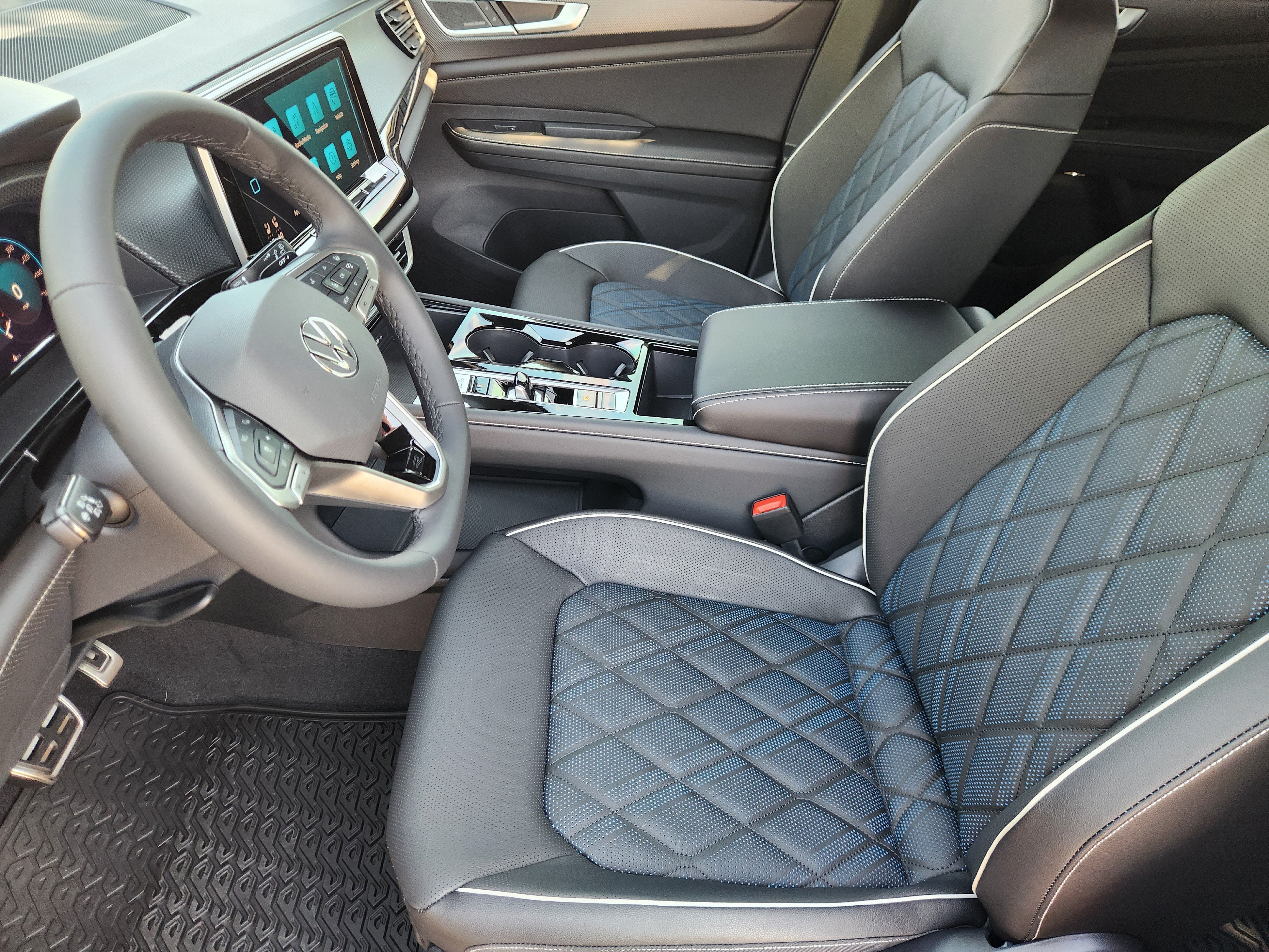 2026 Volkswagen Atlas Cross Sport 2.0T SEL Premium R-Line