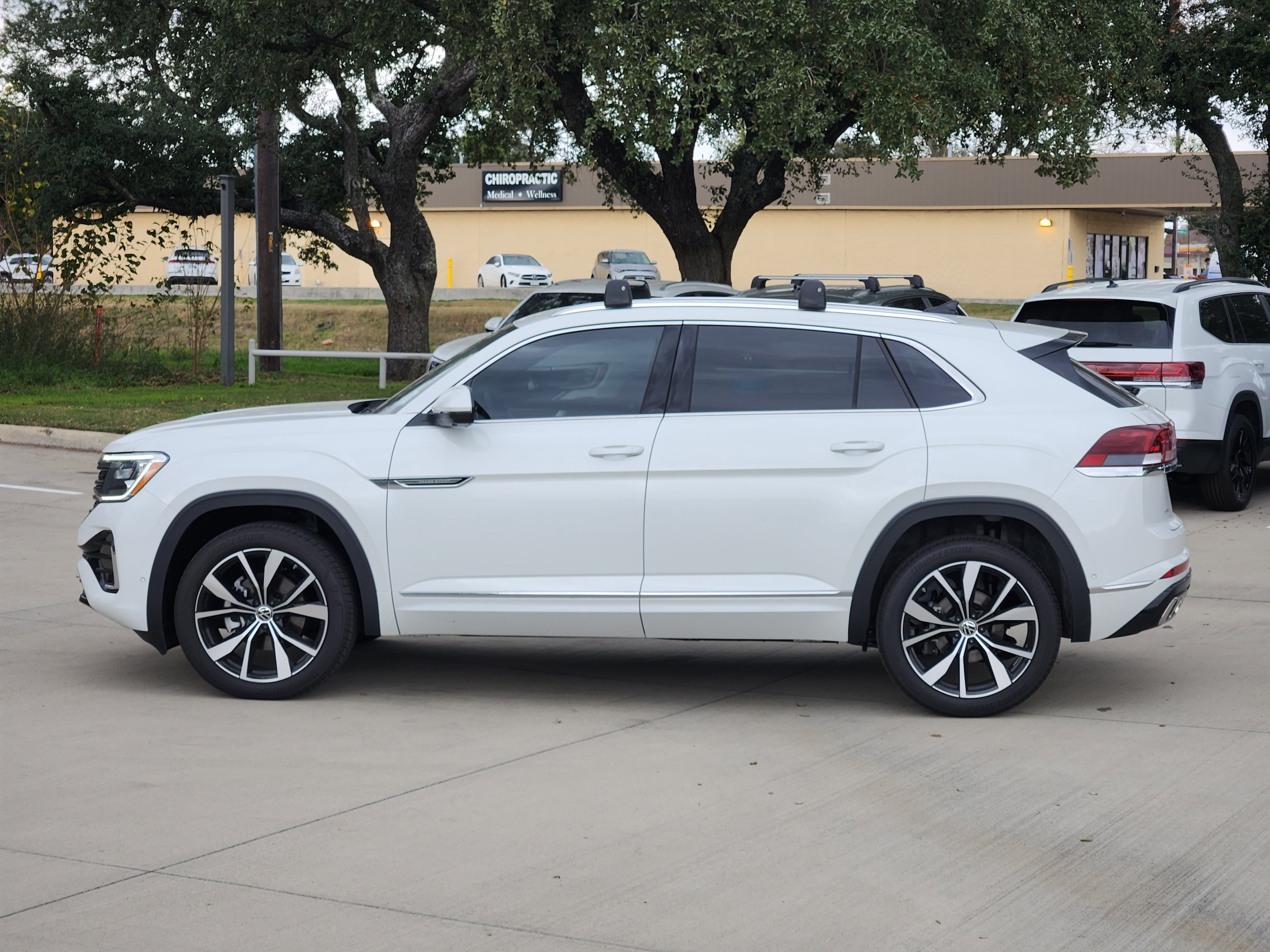 2026 Volkswagen Atlas Cross Sport 2.0T SEL Premium R-Line