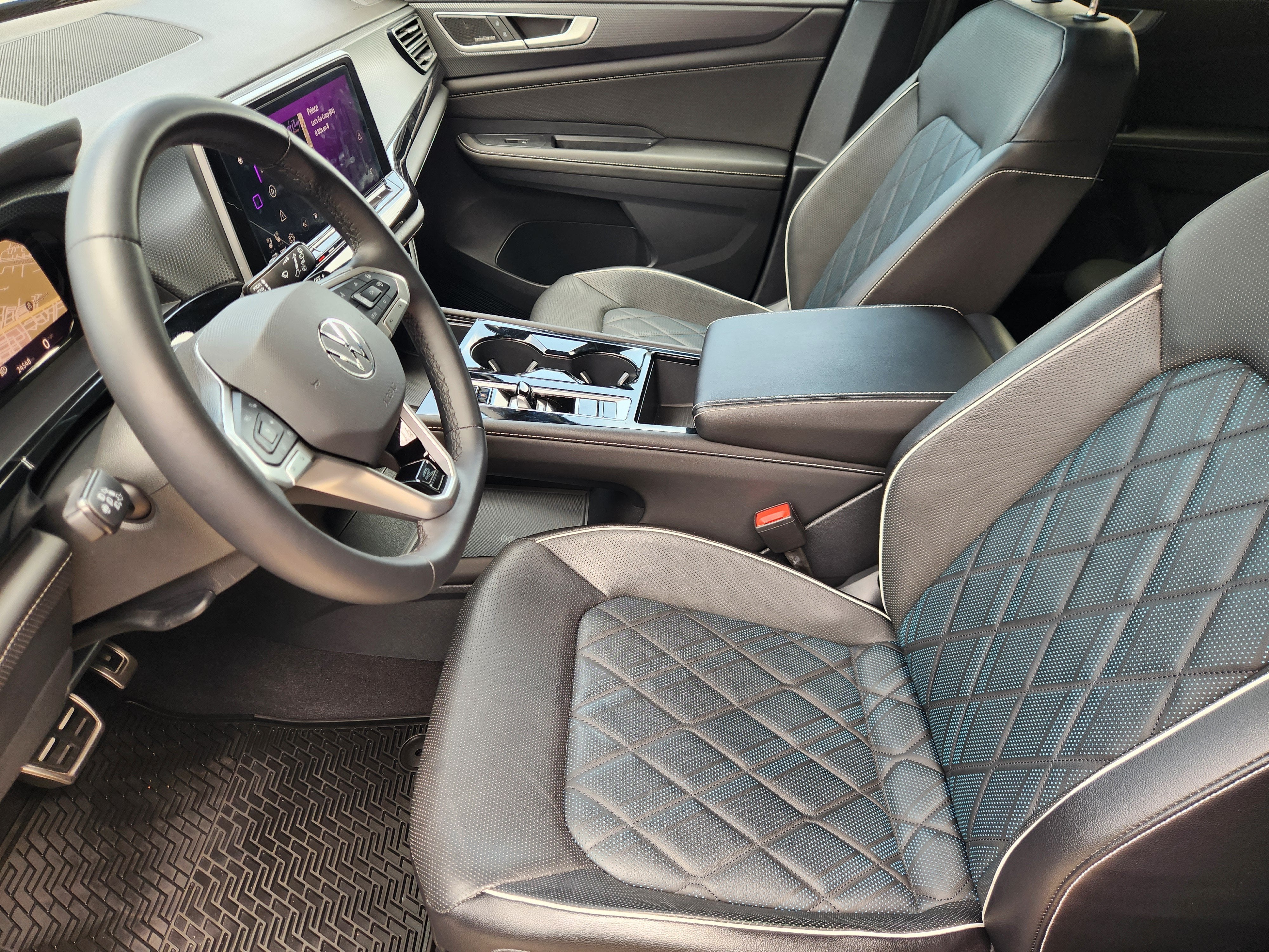 2024 Volkswagen Atlas Cross Sport 2.0T SEL Premium R-Line
