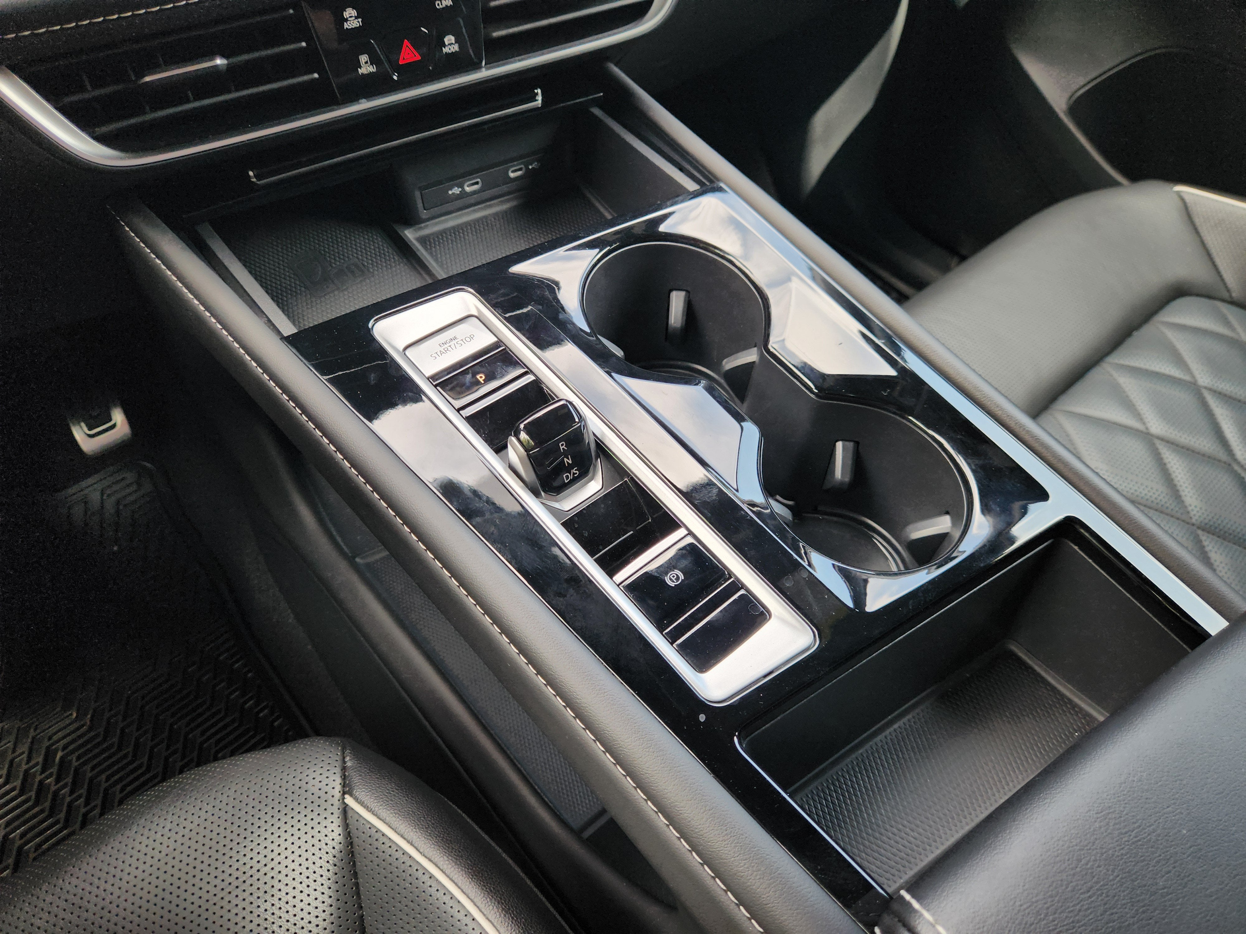 2024 Volkswagen Atlas Cross Sport 2.0T SEL Premium R-Line
