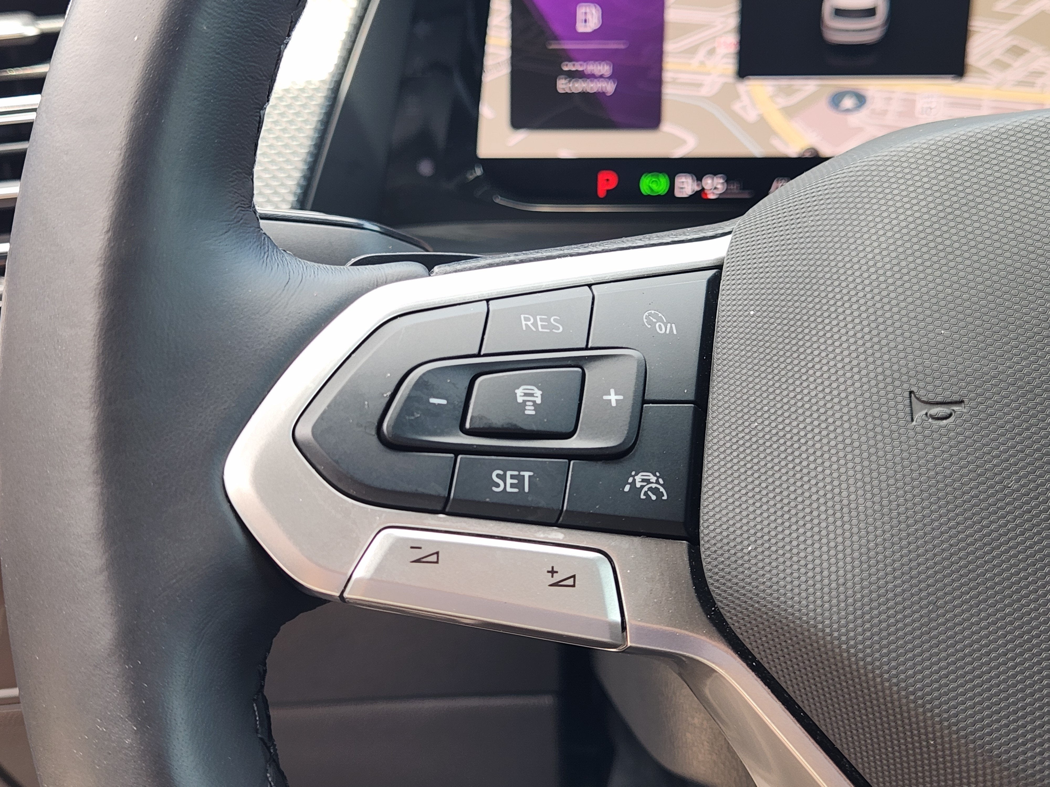 2024 Volkswagen Atlas Cross Sport 2.0T SEL Premium R-Line