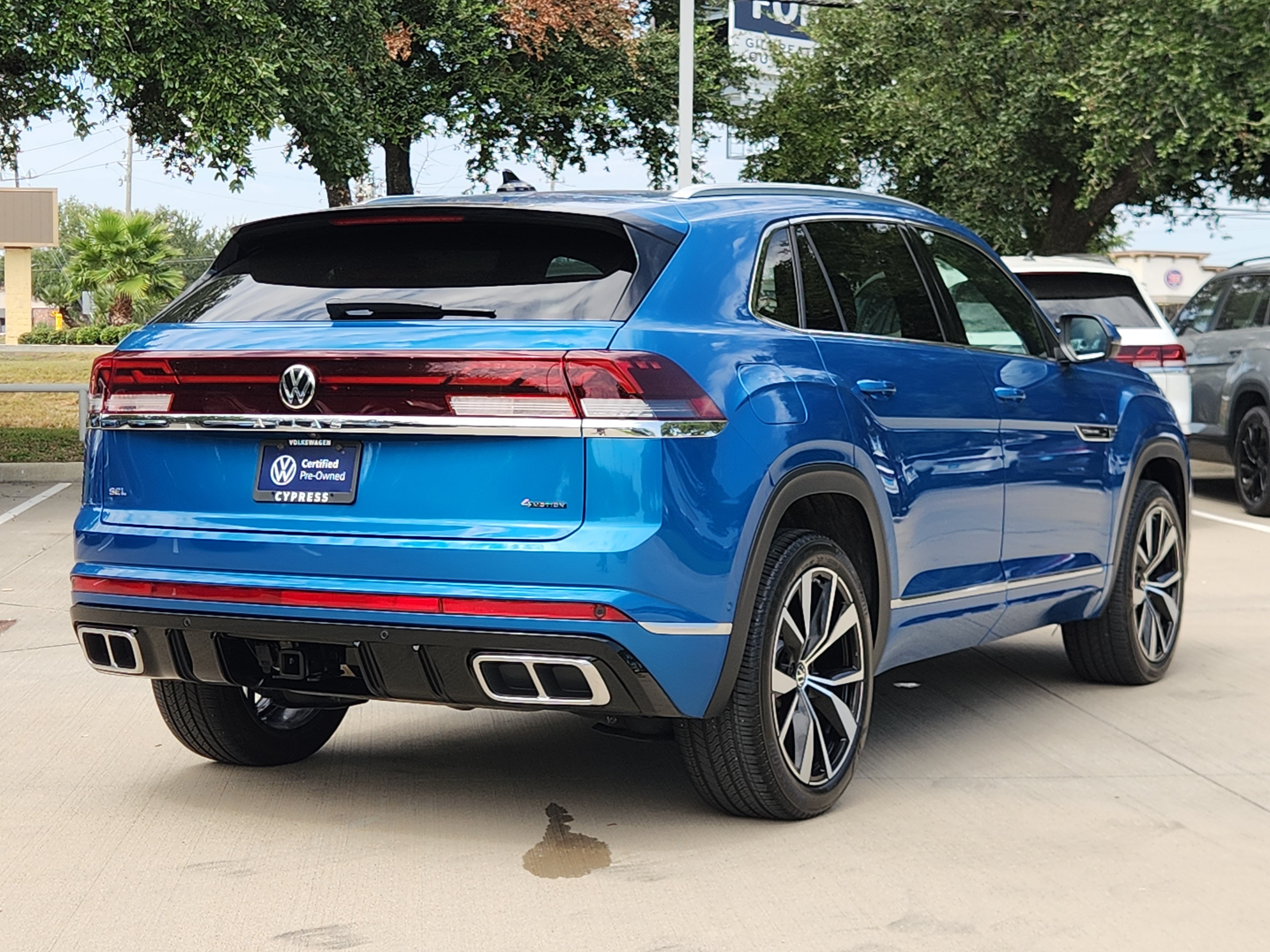 2024 Volkswagen Atlas Cross Sport 2.0T SEL Premium R-Line