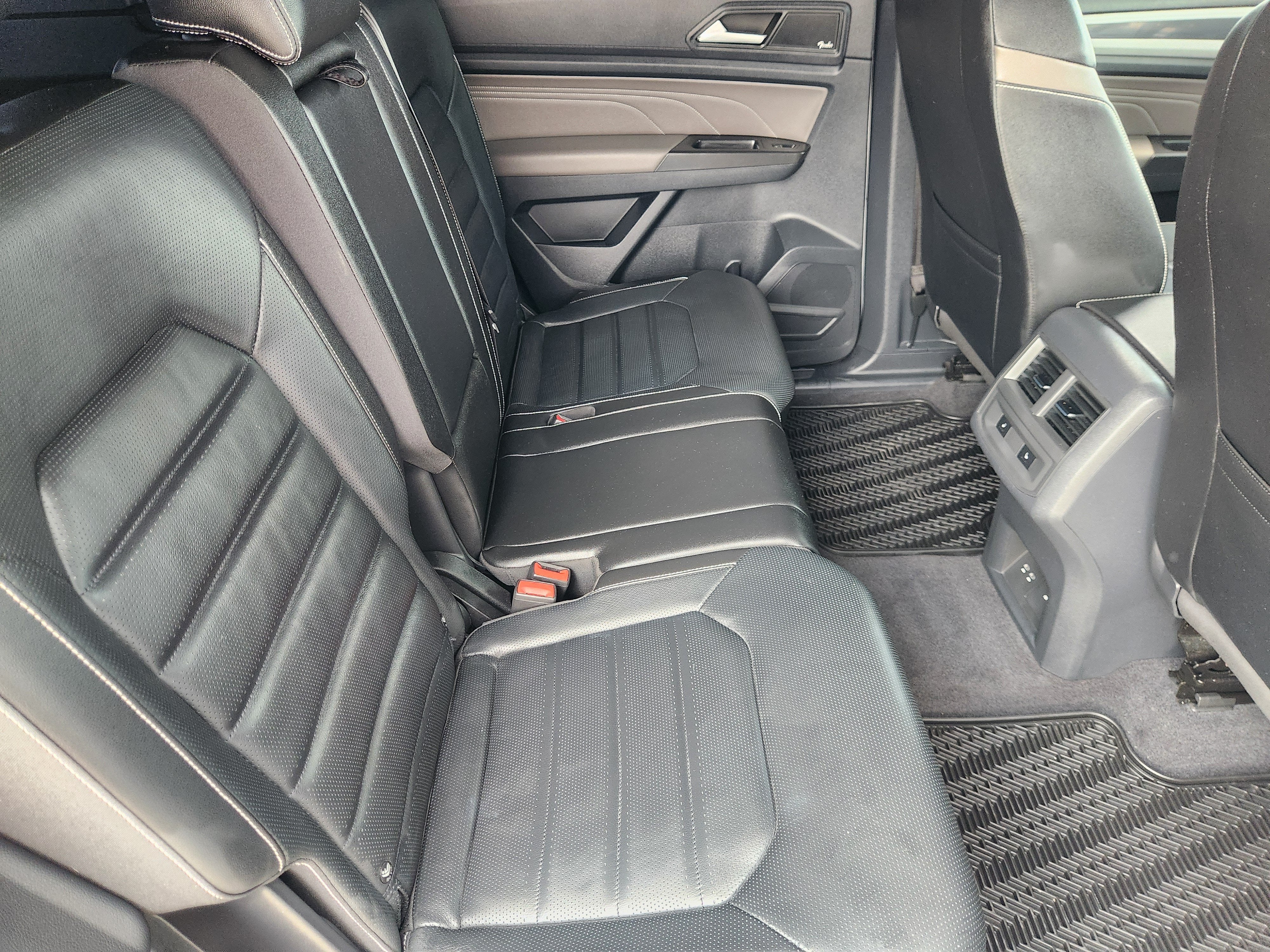2023 Volkswagen Atlas Cross Sport 3.6L V6 SEL Premium R-Line