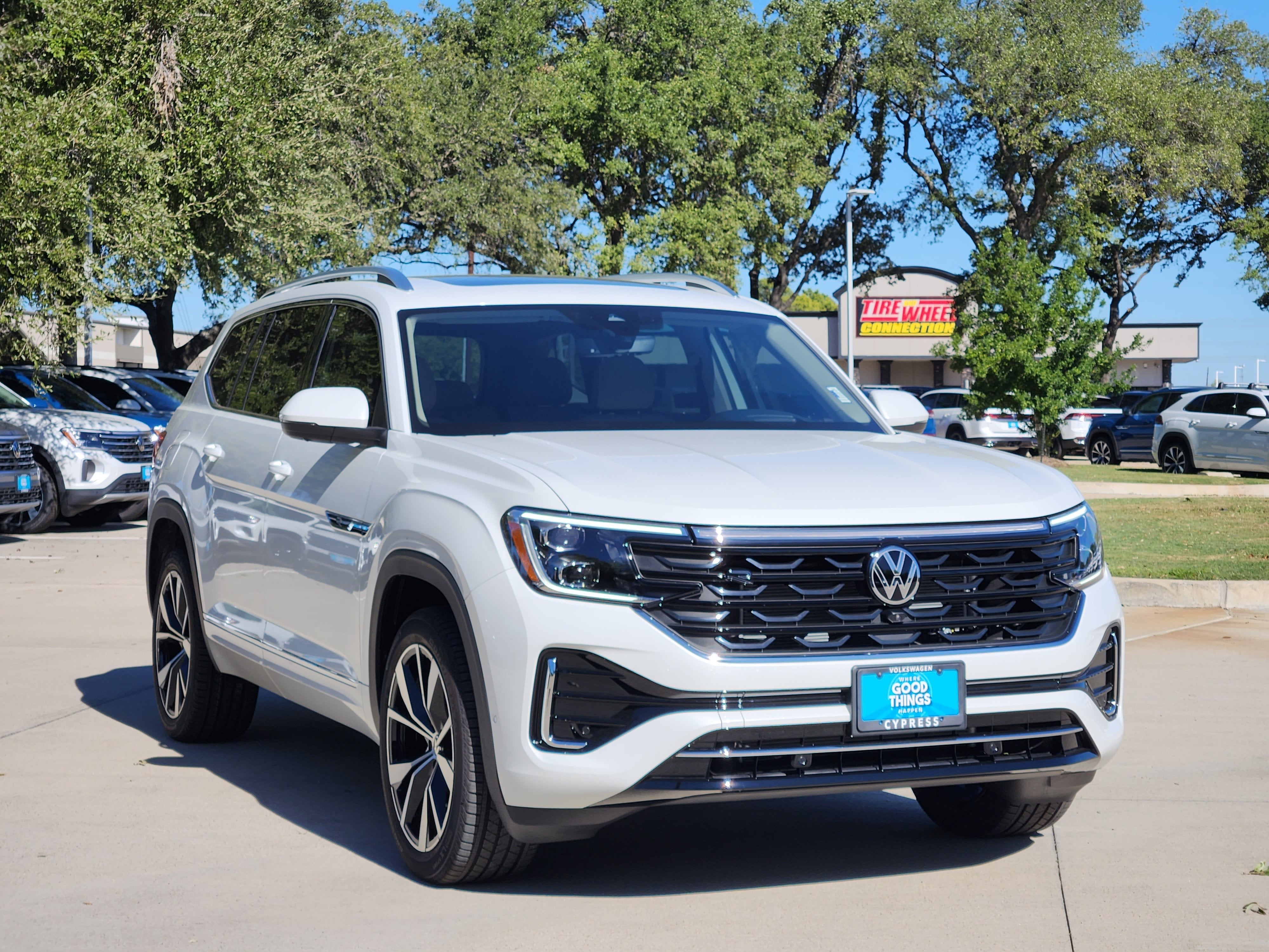 2026 Volkswagen Atlas 2.0T SEL Premium R-Line