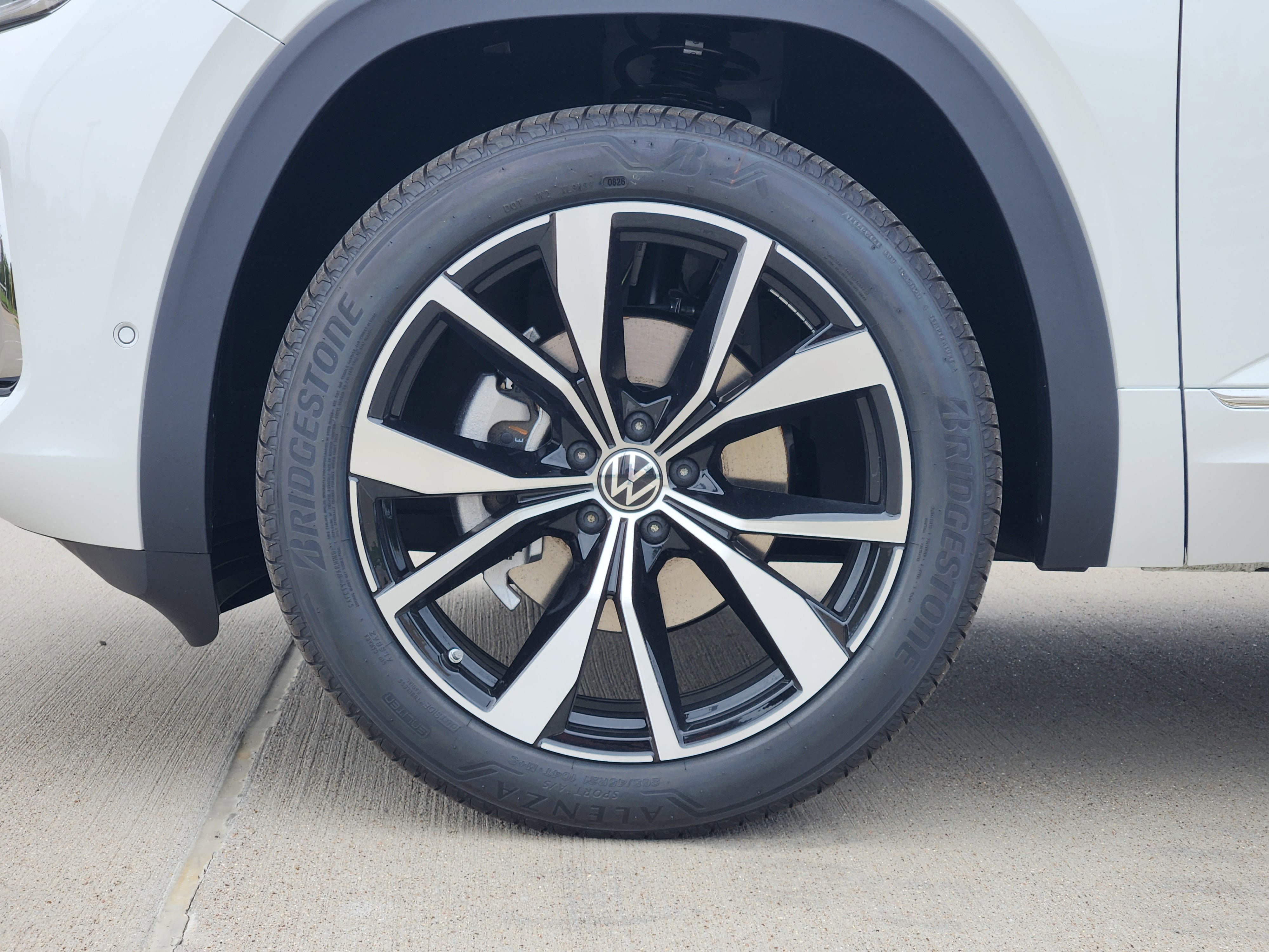2026 Volkswagen Atlas 2.0T SEL Premium R-Line