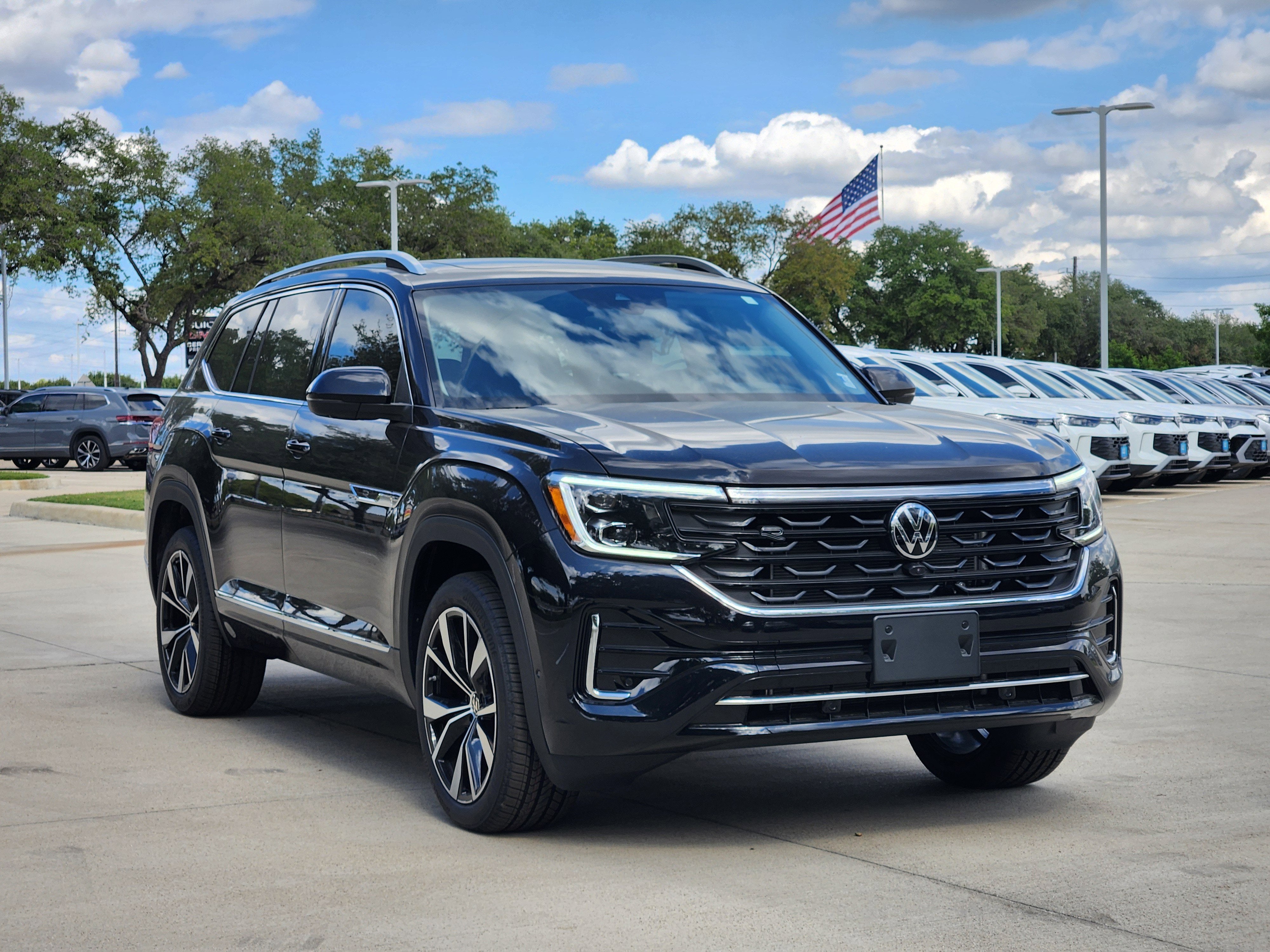 2026 Volkswagen Atlas 2.0T SEL Premium R-Line