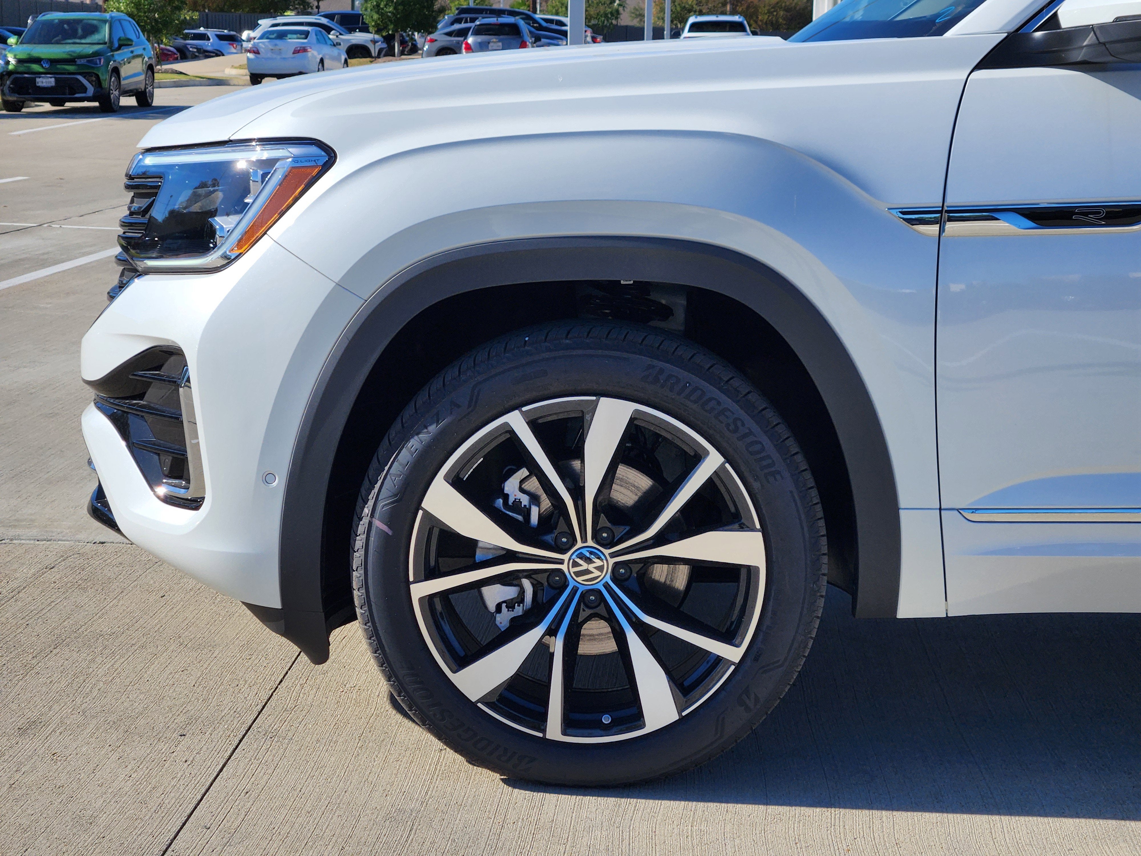 2026 Volkswagen Atlas 2.0T SEL Premium R-Line