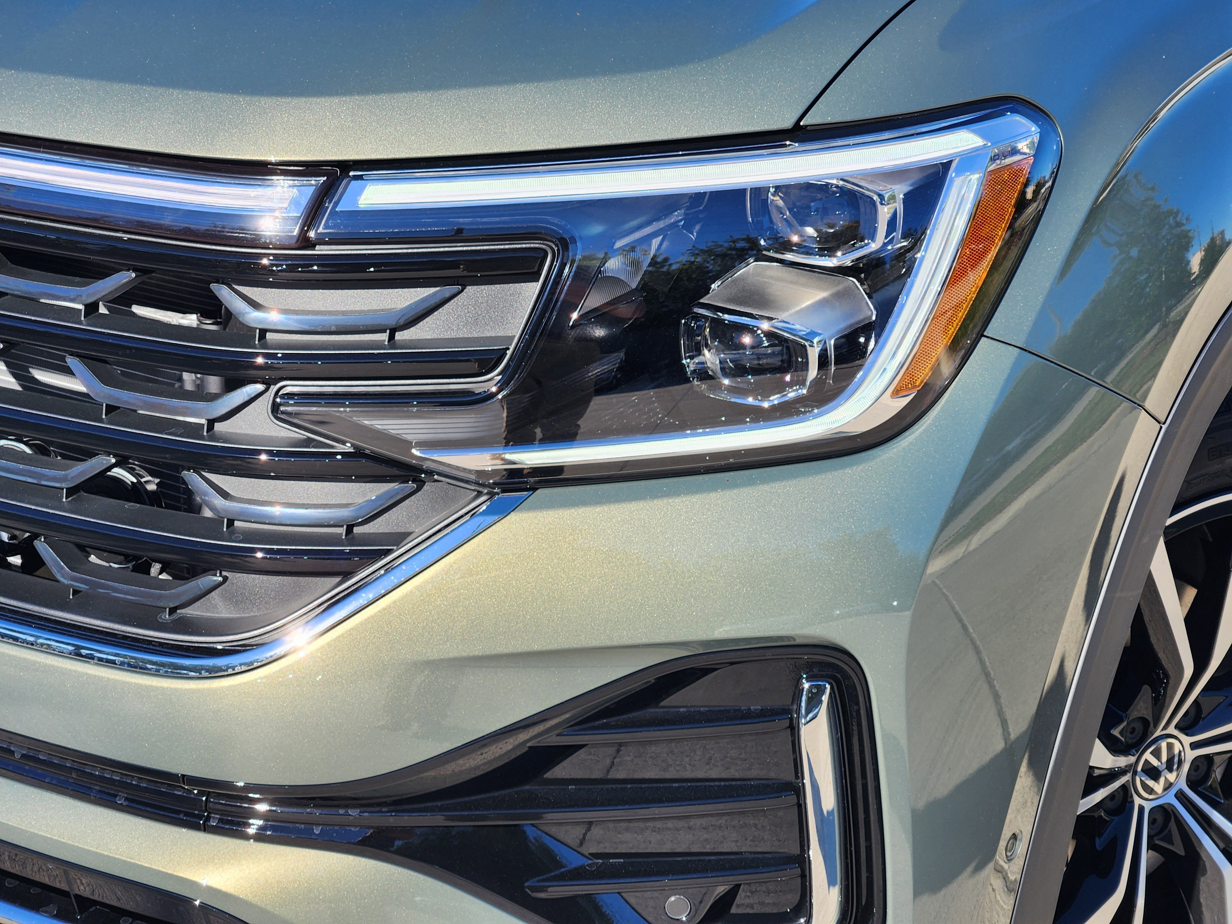 2026 Volkswagen Atlas 2.0T SEL Premium R-Line