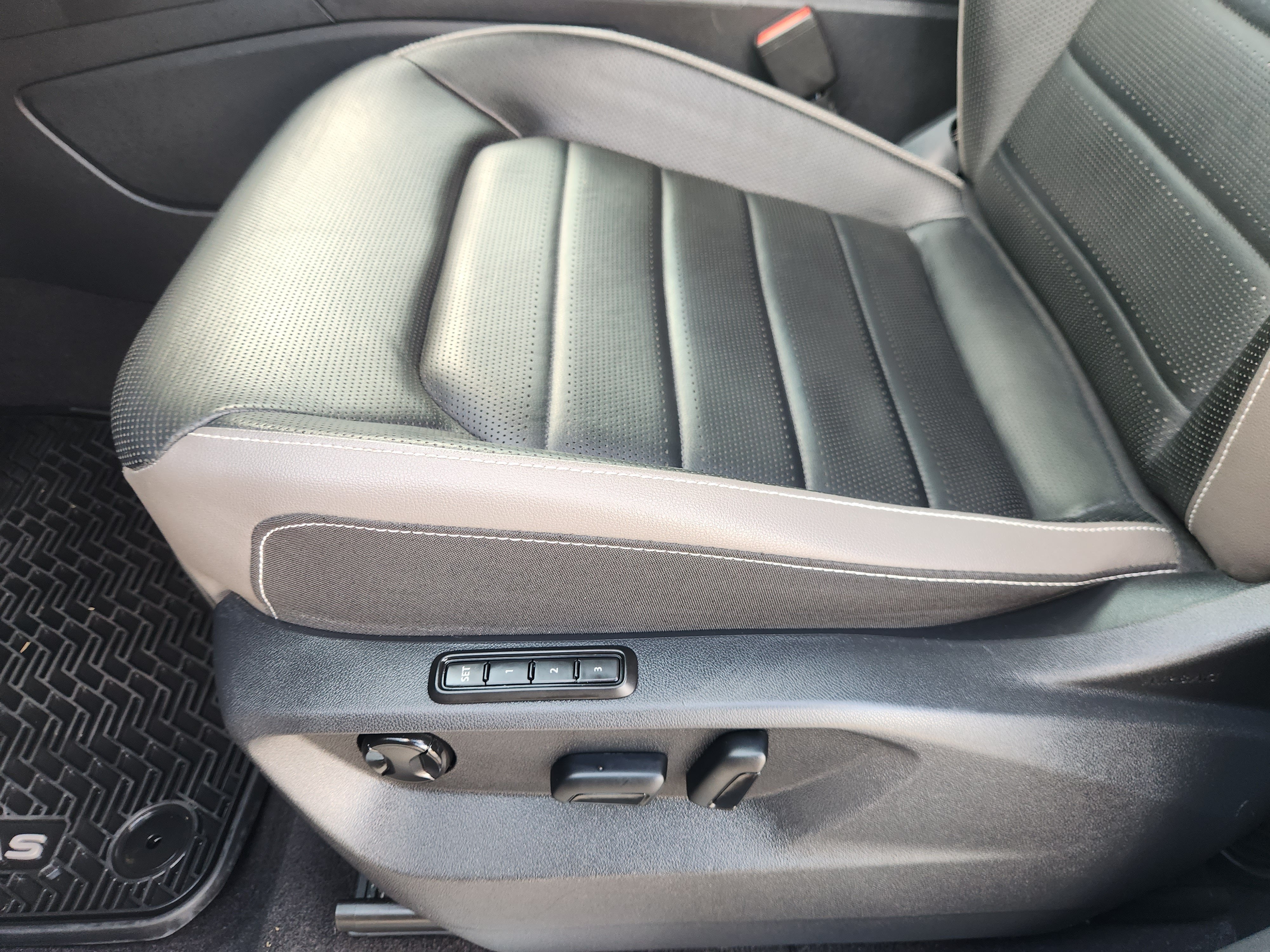 2021 Volkswagen Atlas 3.6L V6 SEL Premium R-Line