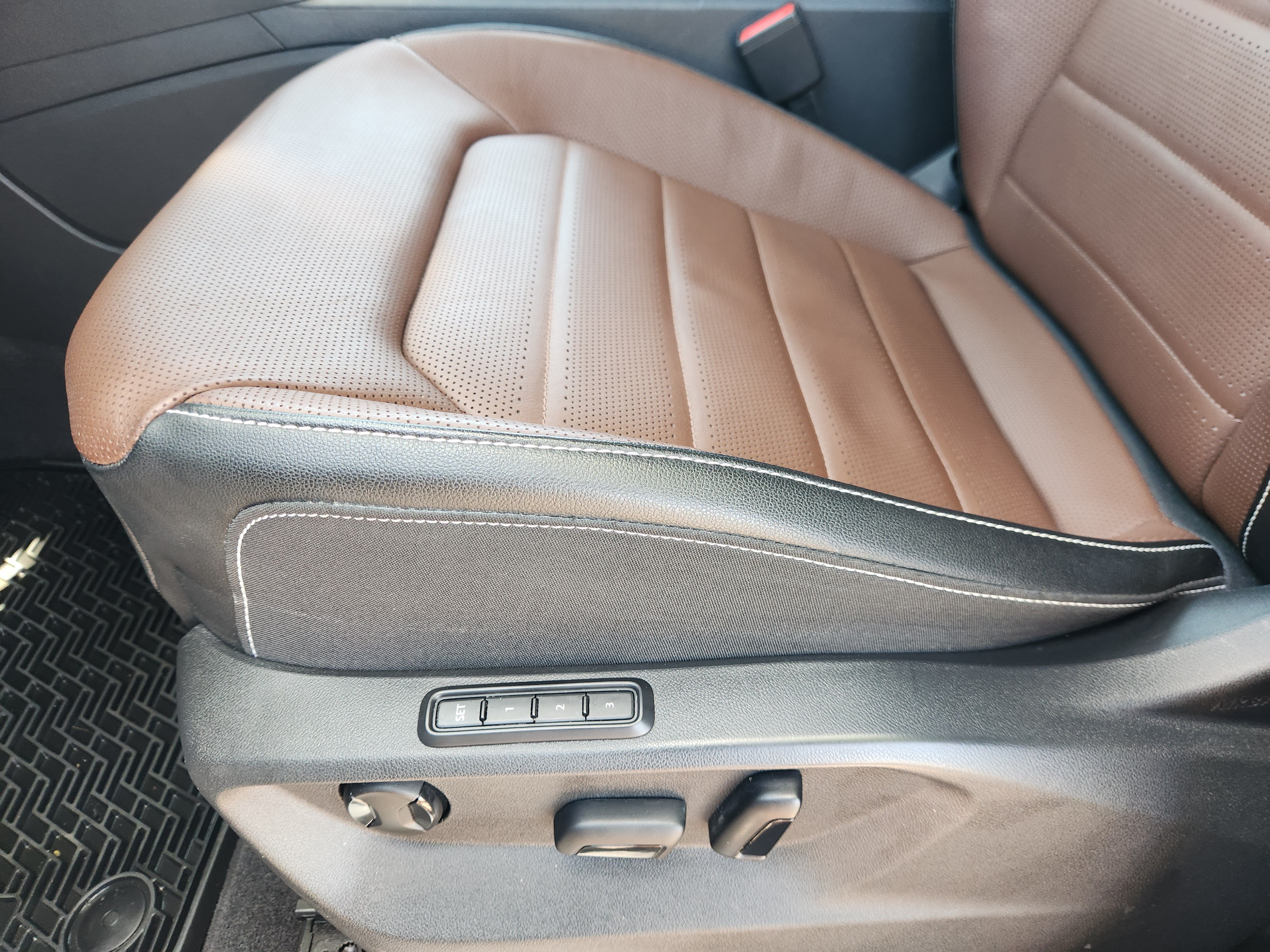 2023 Volkswagen Atlas 3.6L V6 SEL Premium R-Line