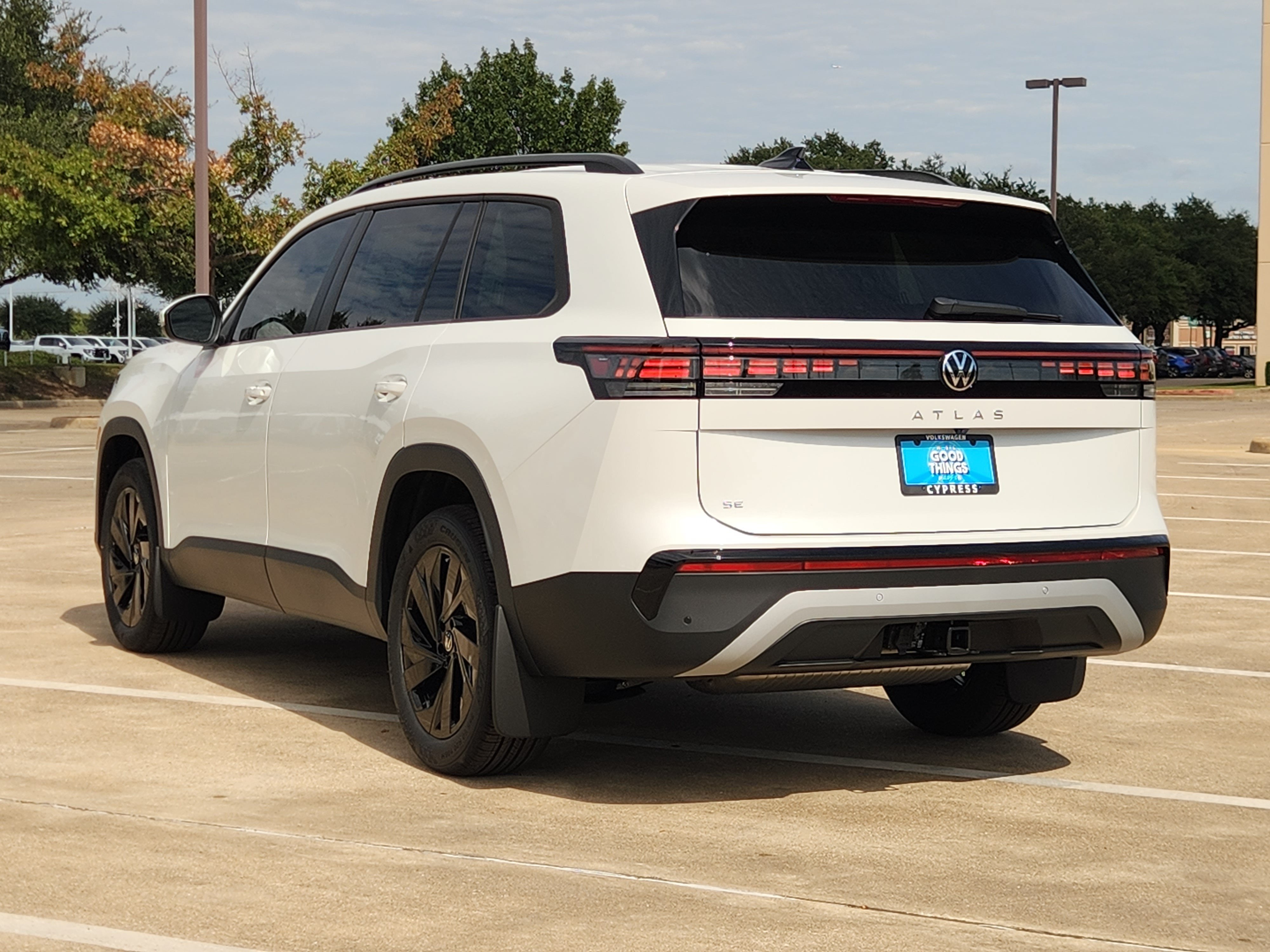 2027 Volkswagen Atlas SE w/Technology