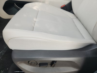 2027 Volkswagen Atlas SE w/Technology