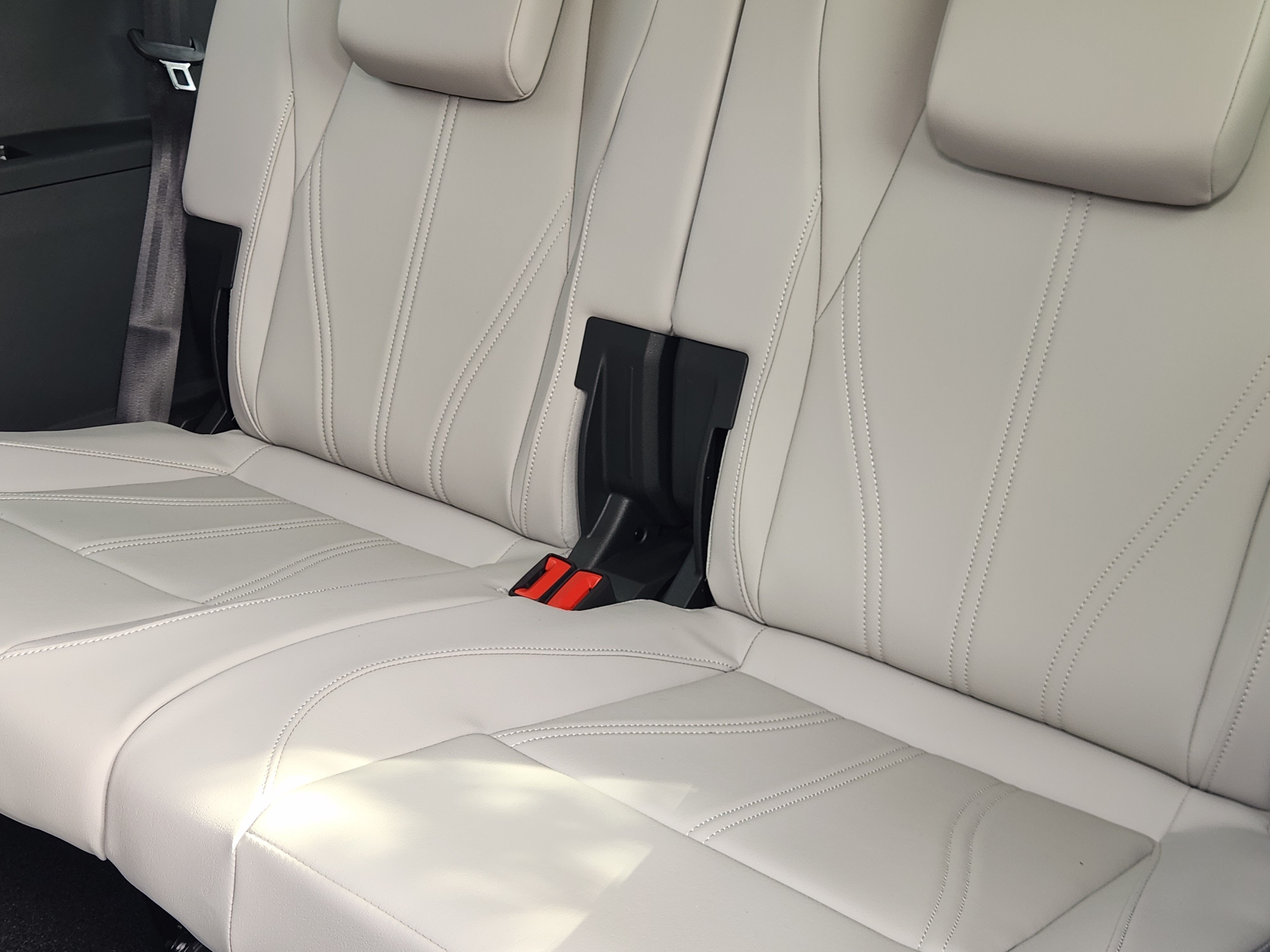 2027 Volkswagen Atlas SE w/Technology