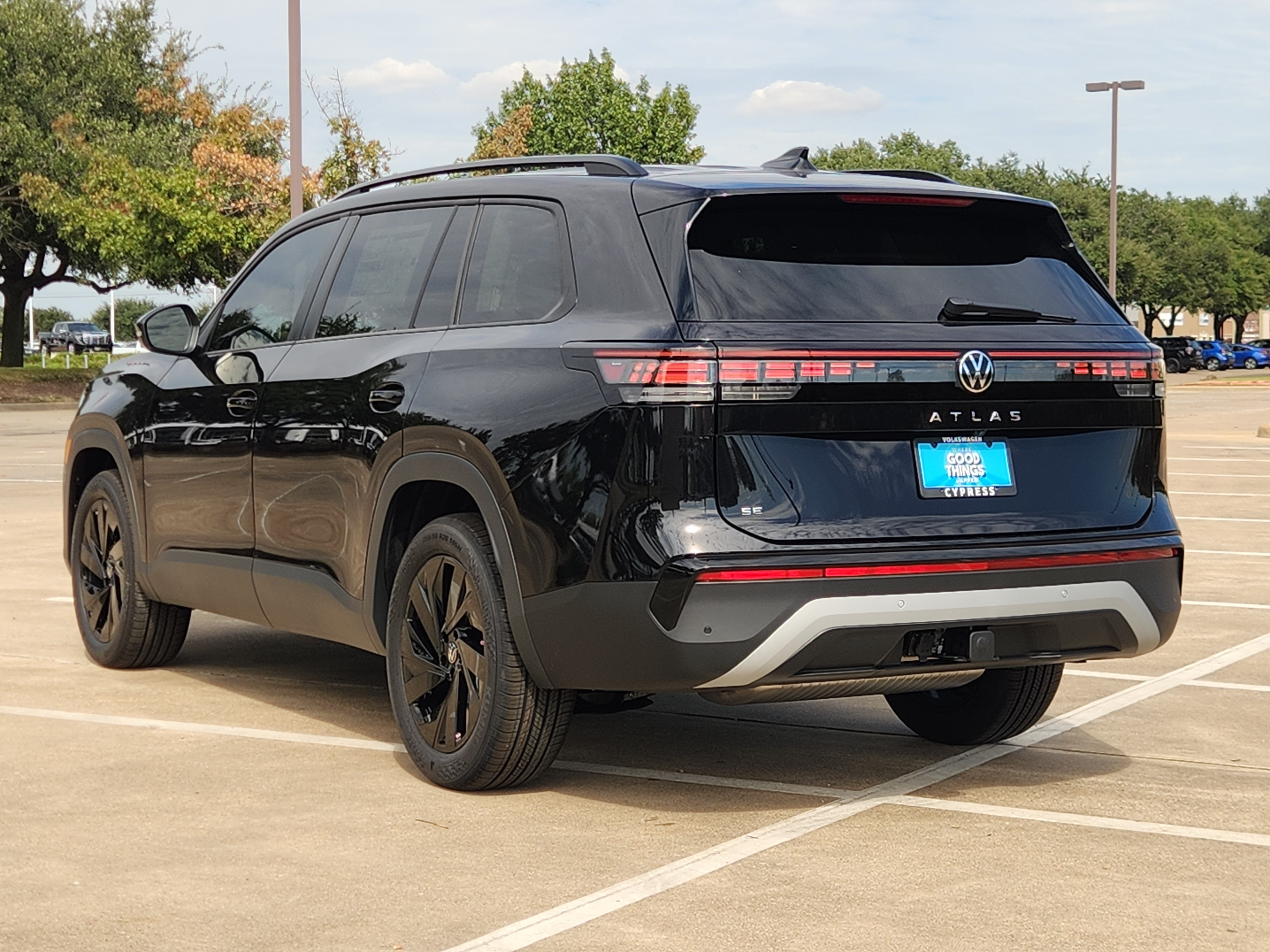 2027 Volkswagen Atlas SE w/Technology