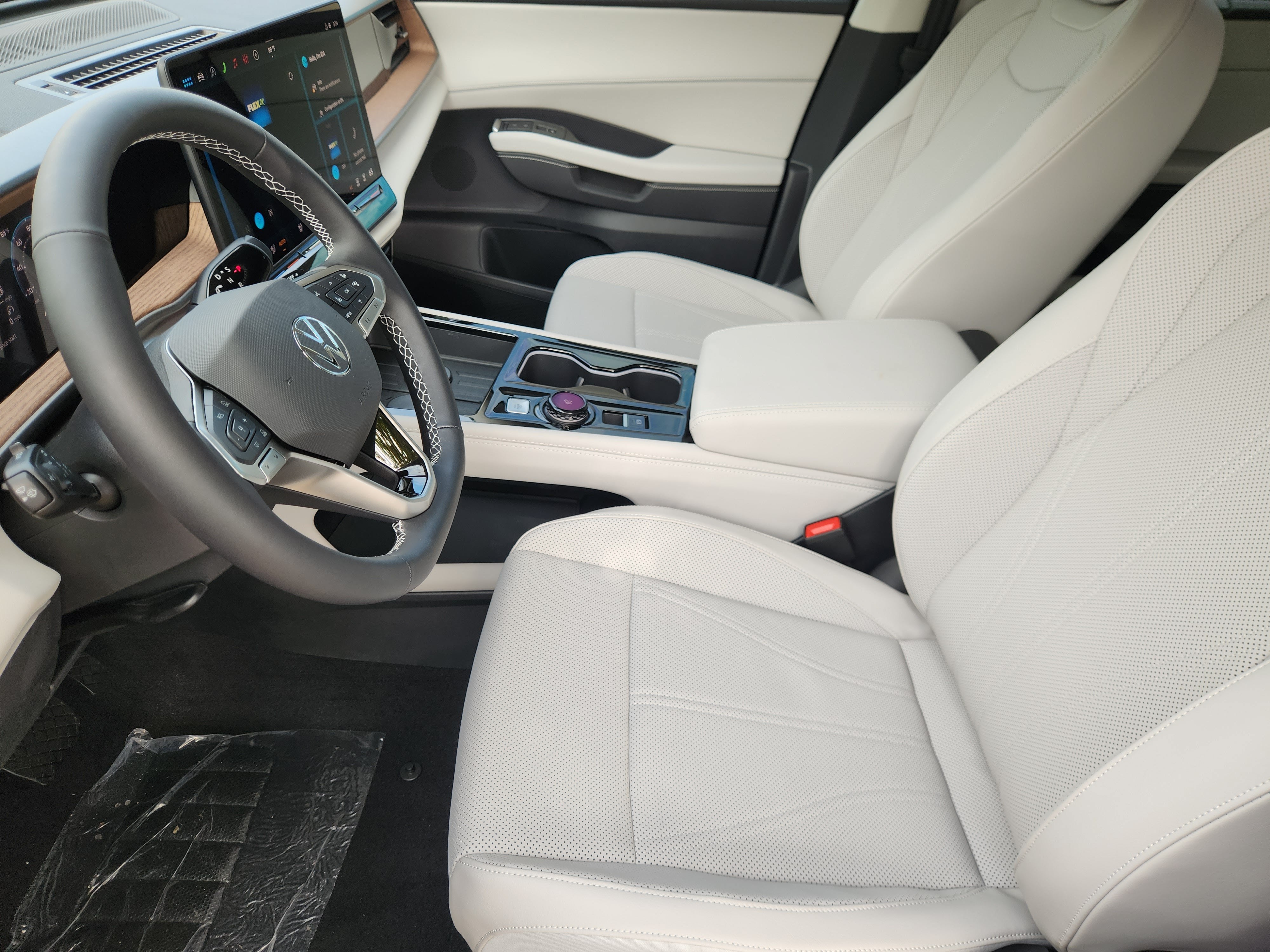 2027 Volkswagen Atlas SE w/Technology