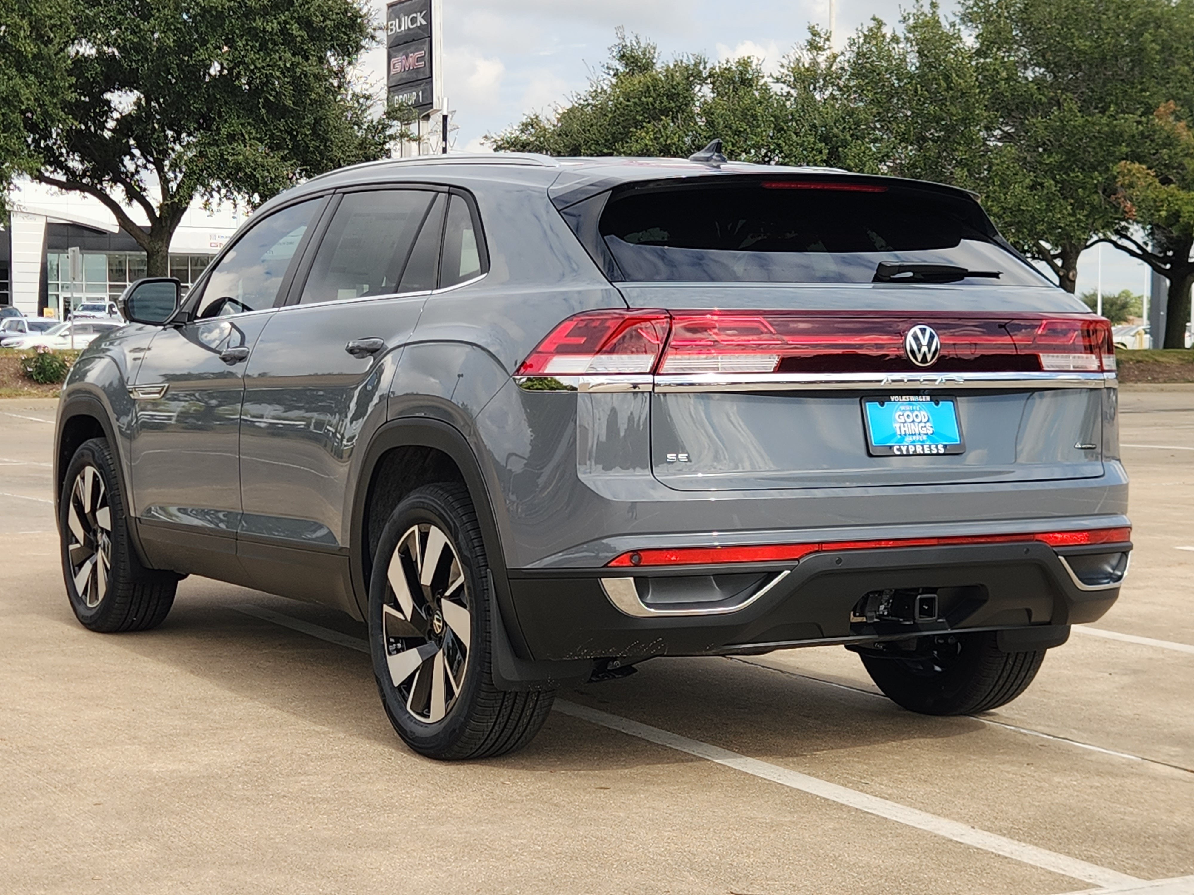 2026 Volkswagen Atlas Cross Sport 2.0T SE w/Technology