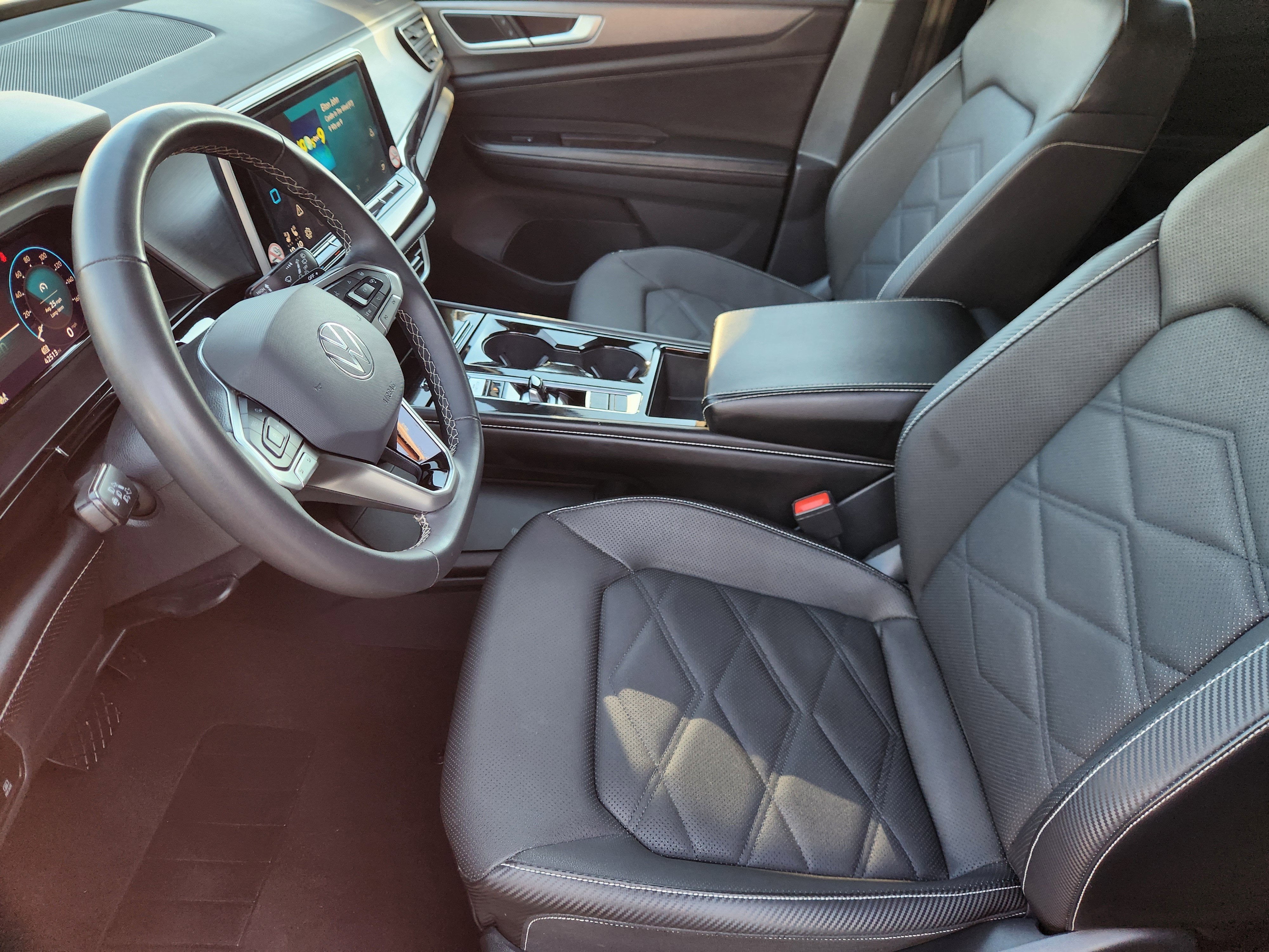 2024 Volkswagen Atlas Cross Sport 2.0T SE w/Technology