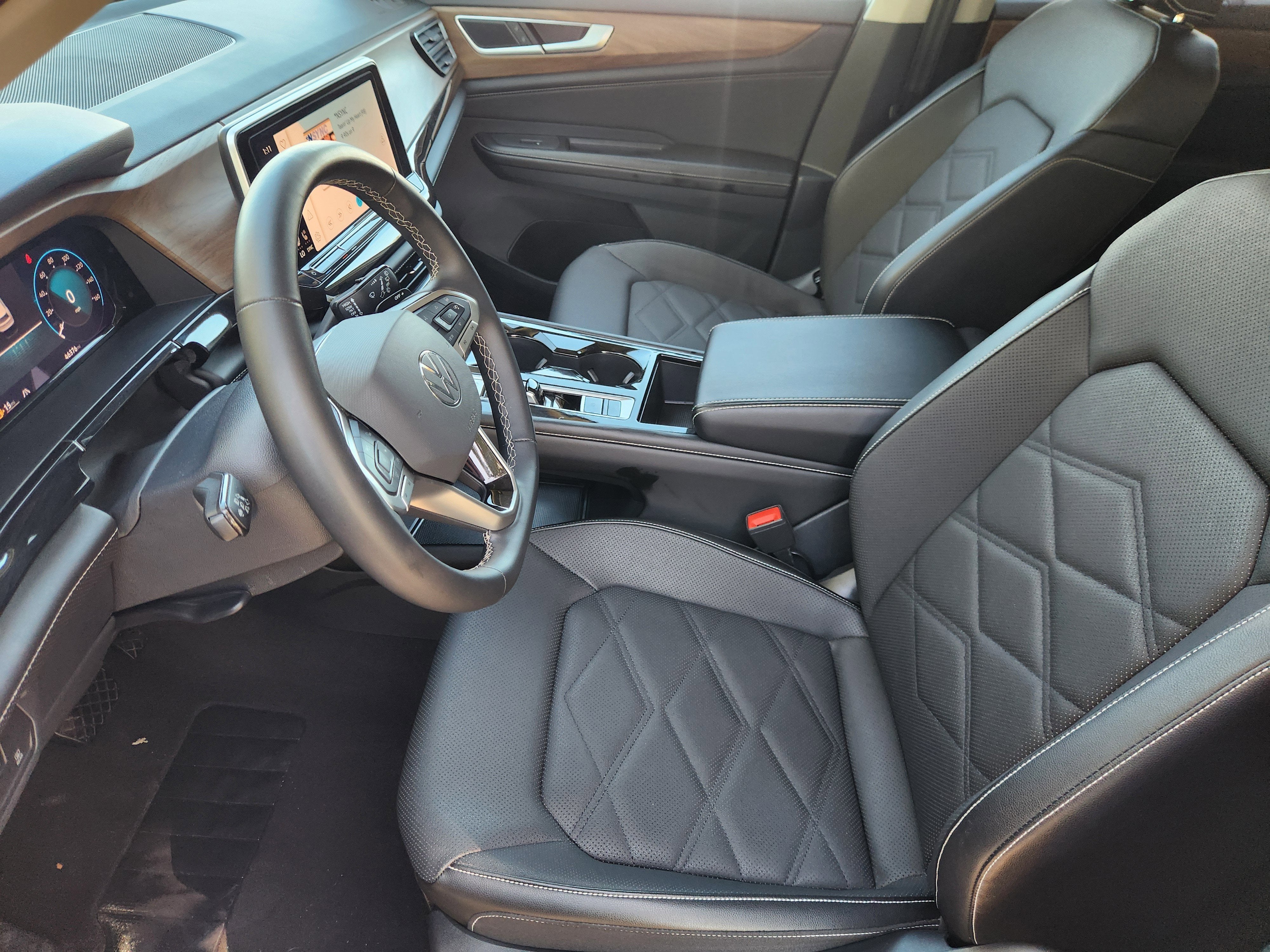 2024 Volkswagen Atlas 2.0T SE w/Technology