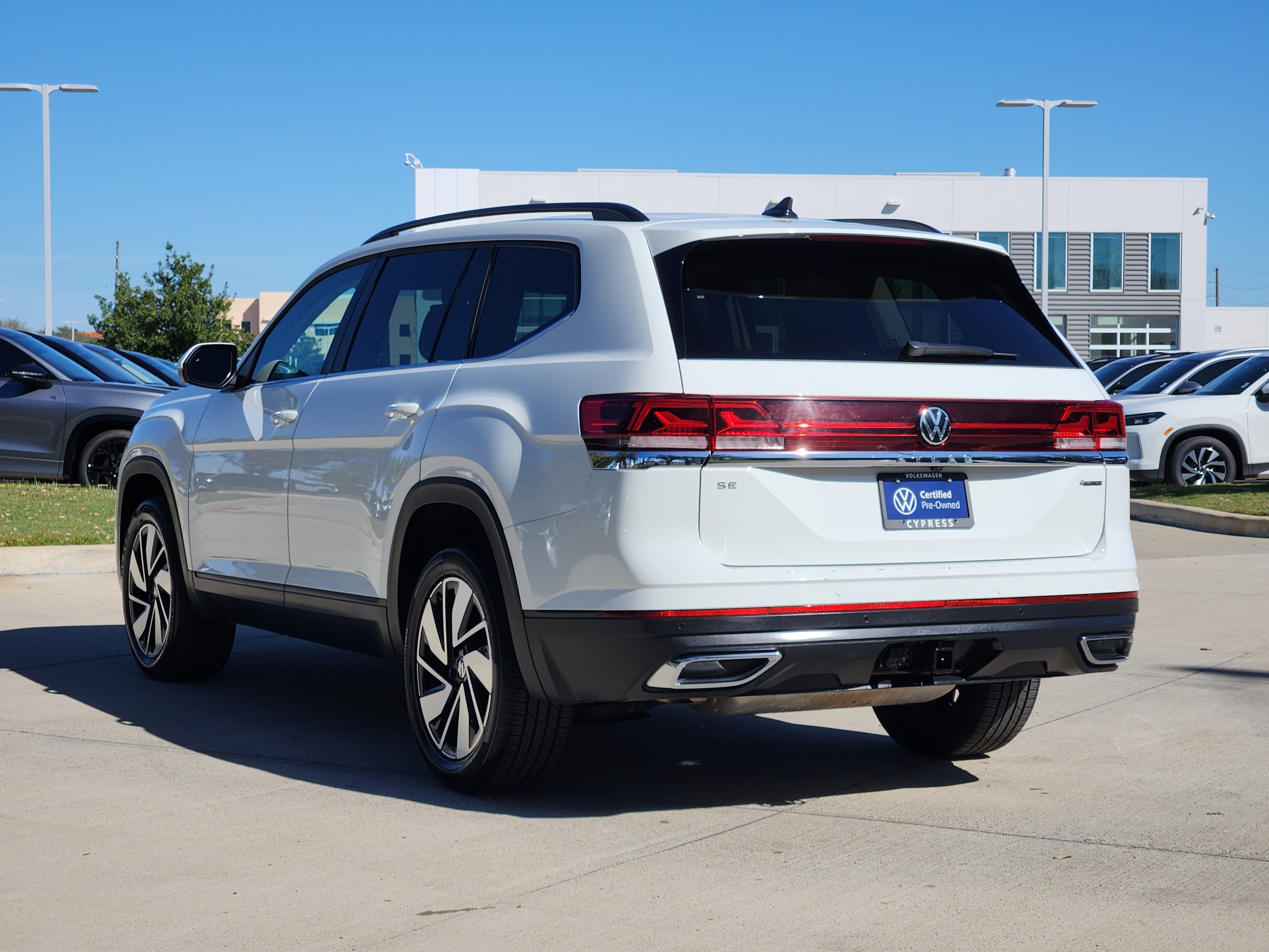 2024 Volkswagen Atlas 2.0T SE w/Technology
