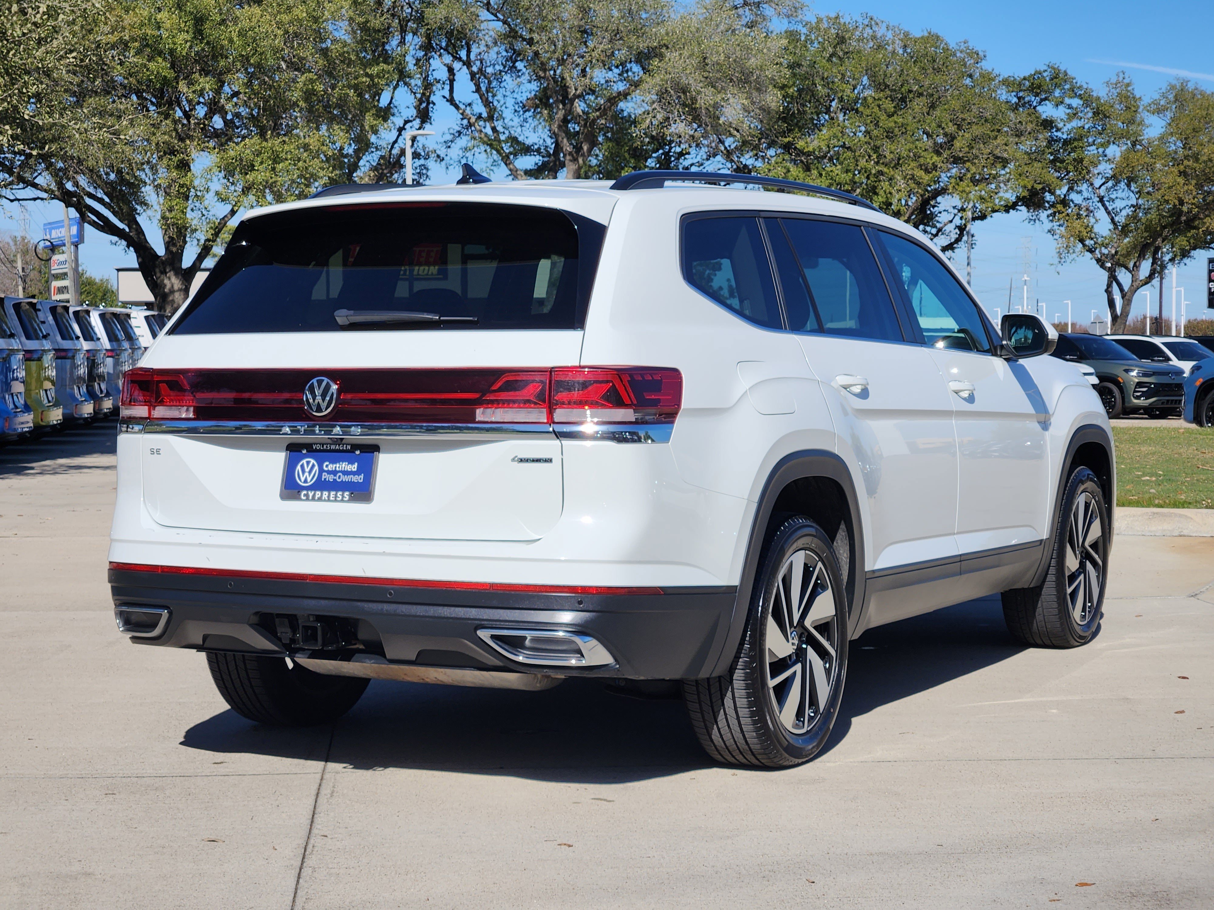 2024 Volkswagen Atlas 2.0T SE w/Technology