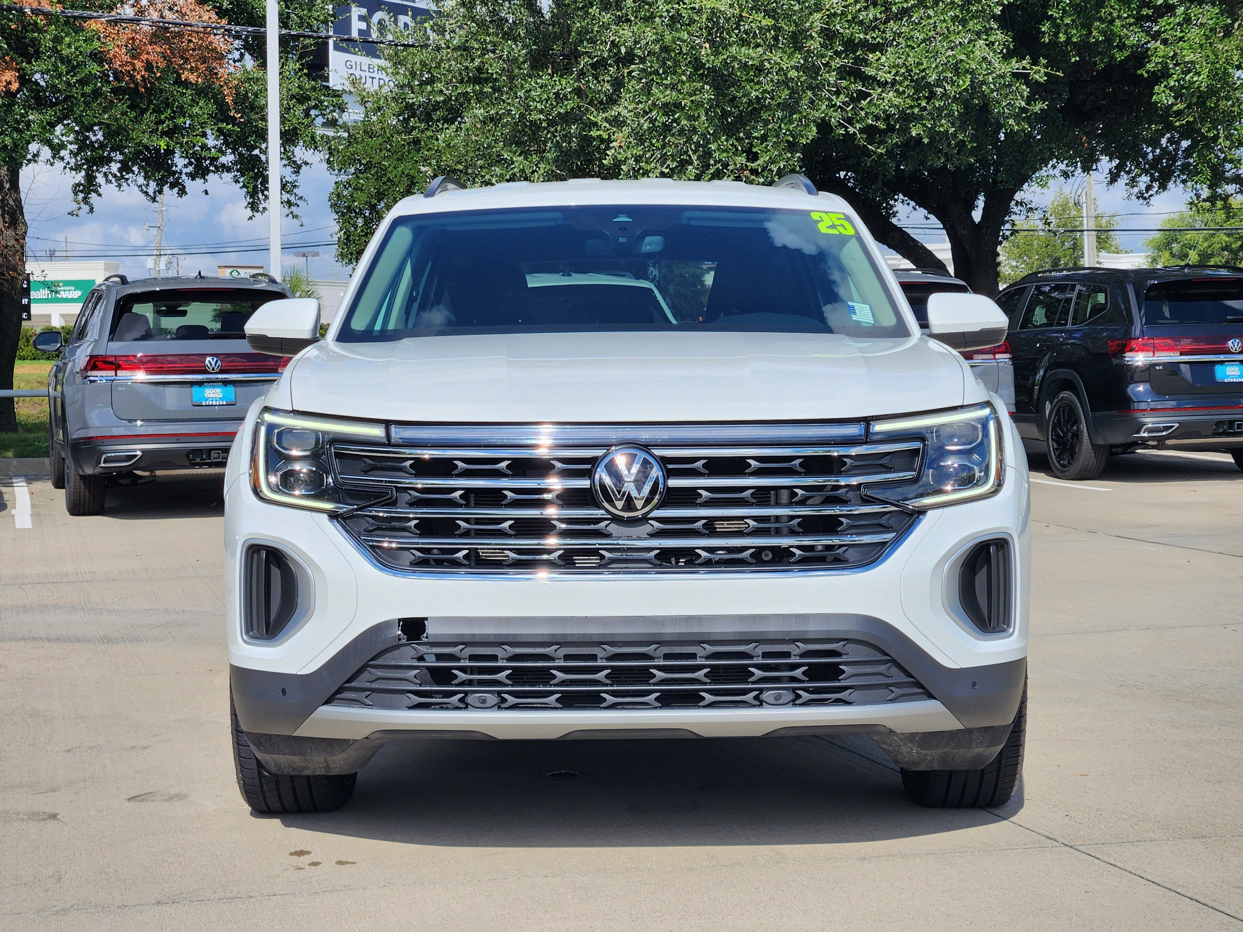 2025 Volkswagen Atlas 2.0T SE w/Technology
