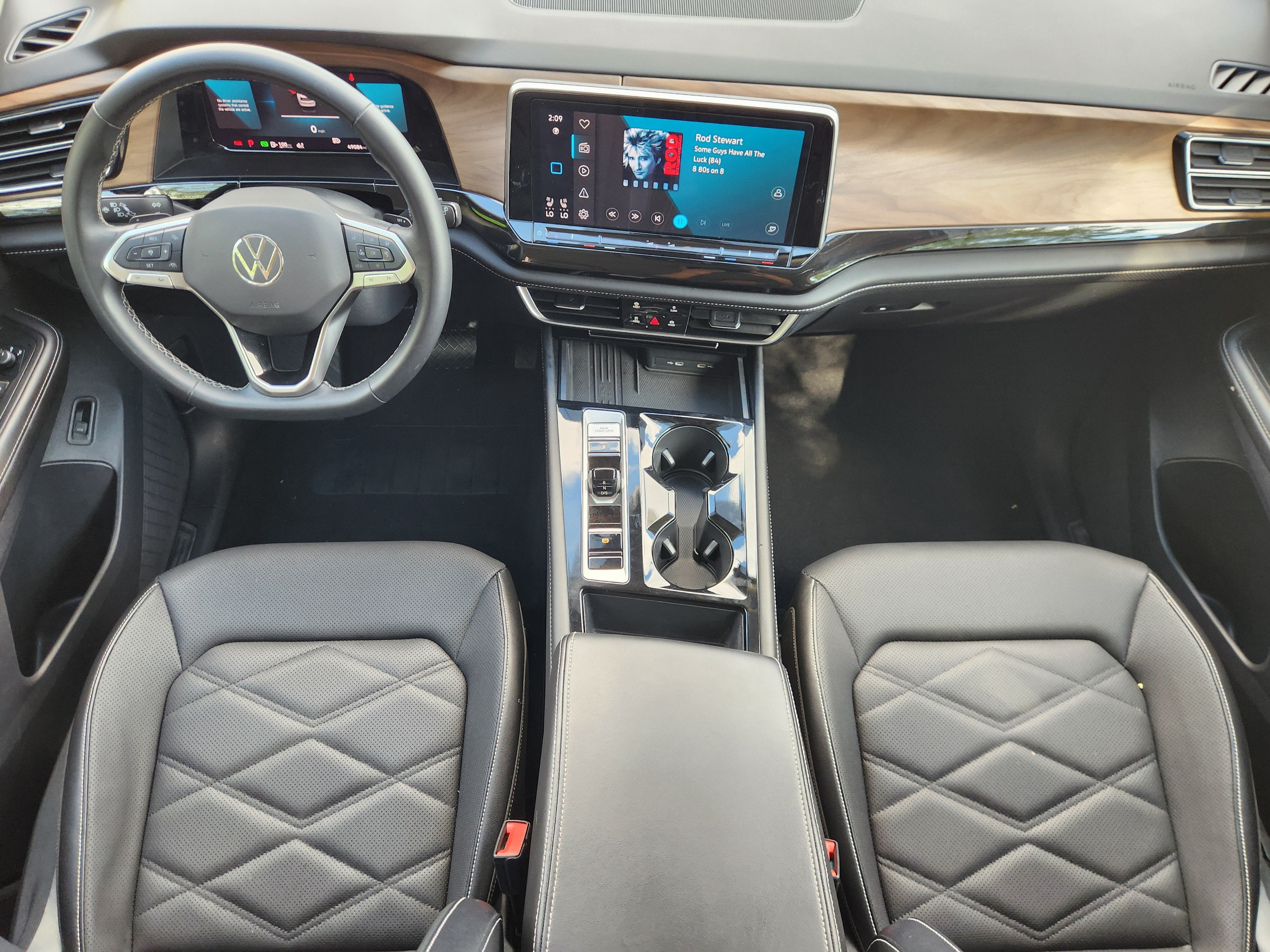 2025 Volkswagen Atlas 2.0T SE w/Technology