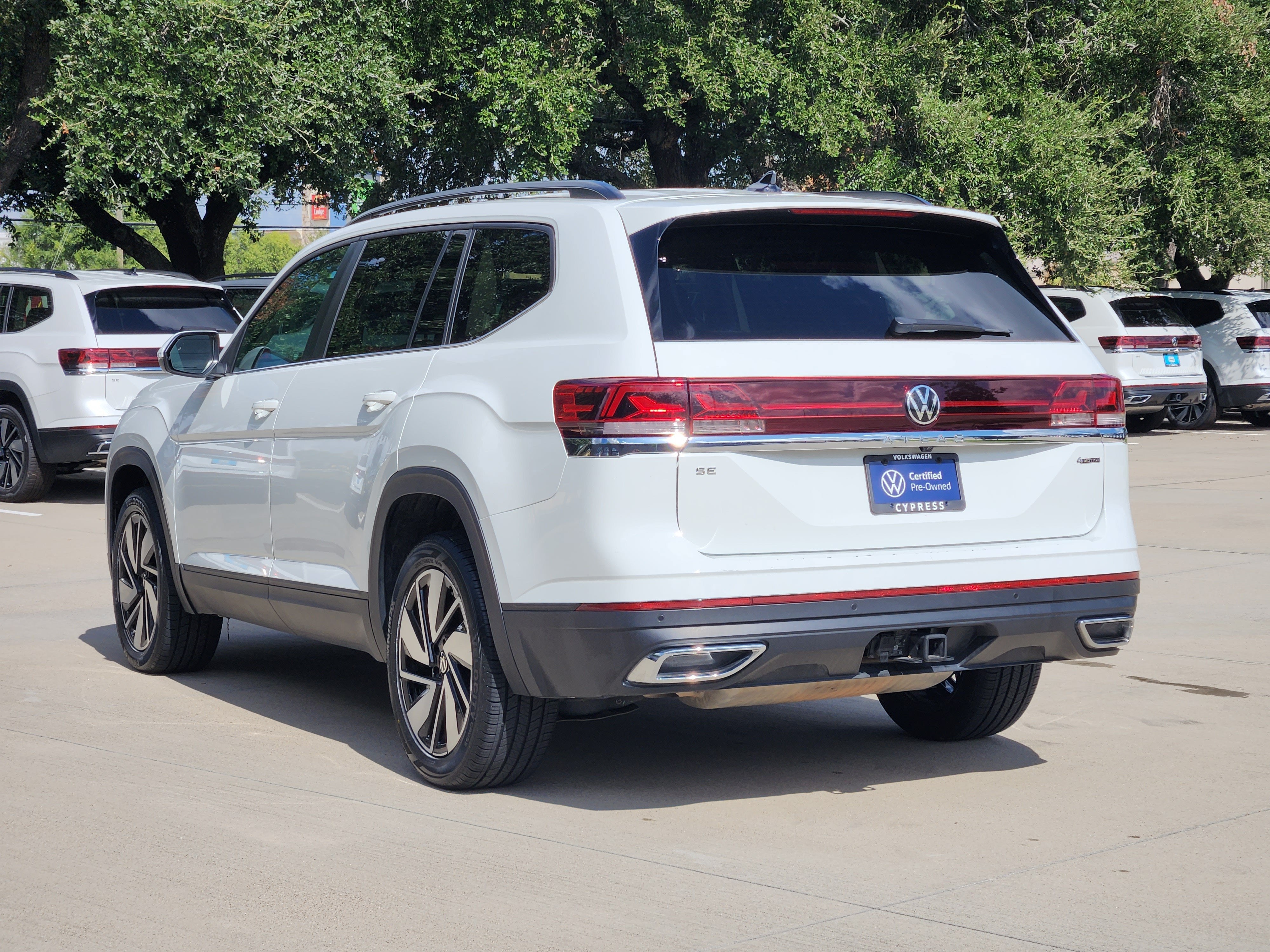 2025 Volkswagen Atlas 2.0T SE w/Technology