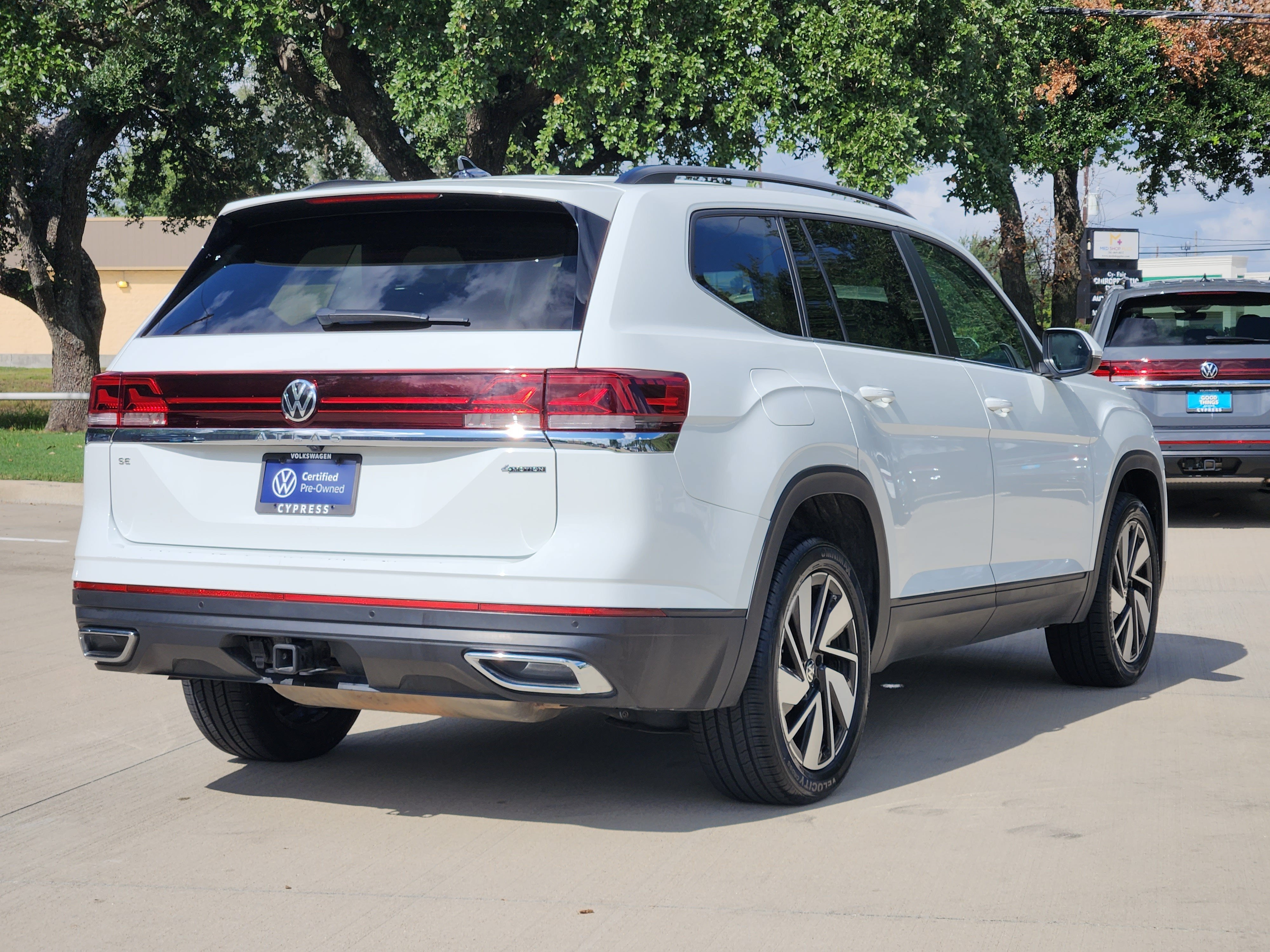 2025 Volkswagen Atlas 2.0T SE w/Technology