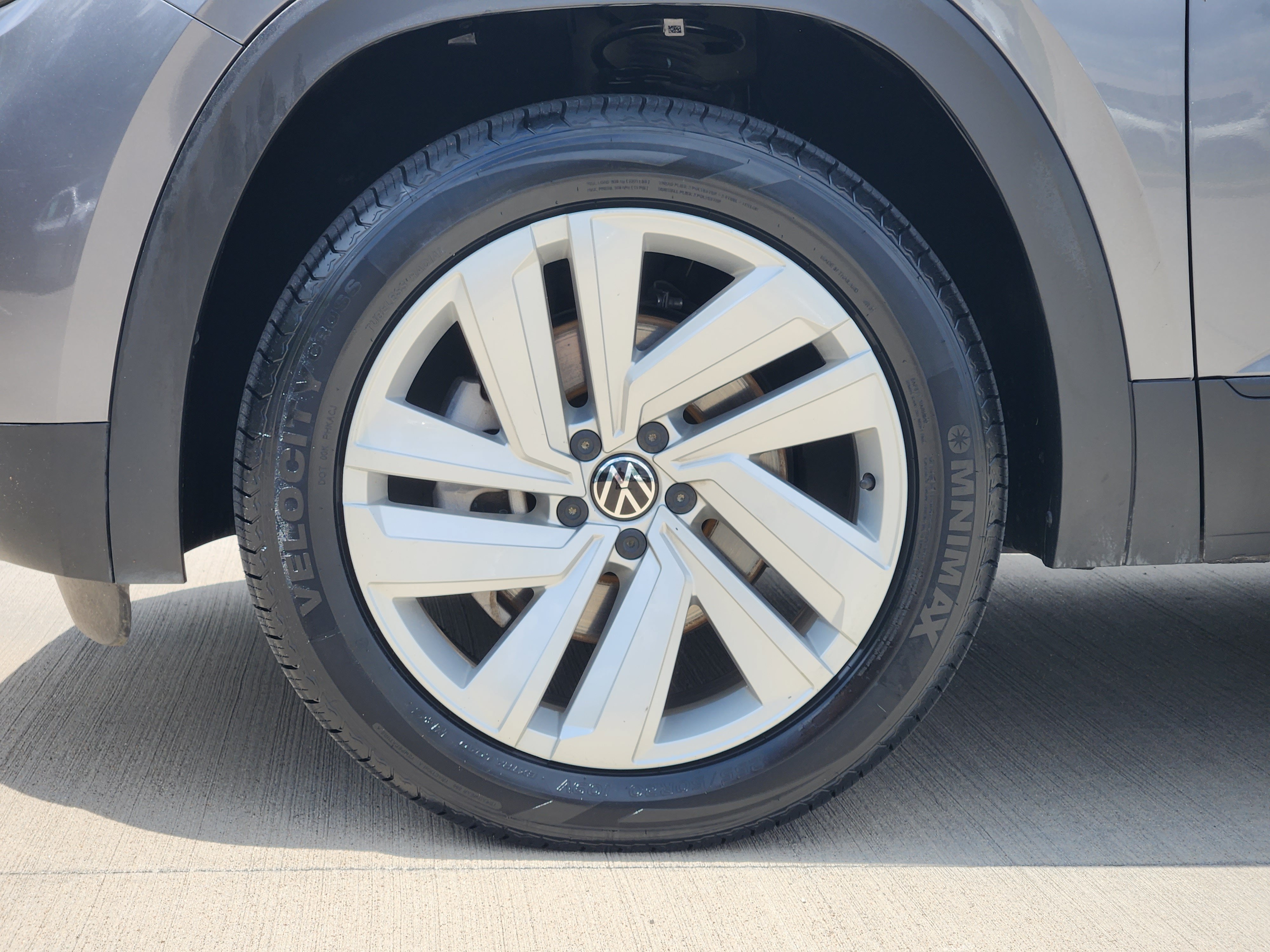2023 Volkswagen Atlas Cross Sport 2.0T SE w/Technology