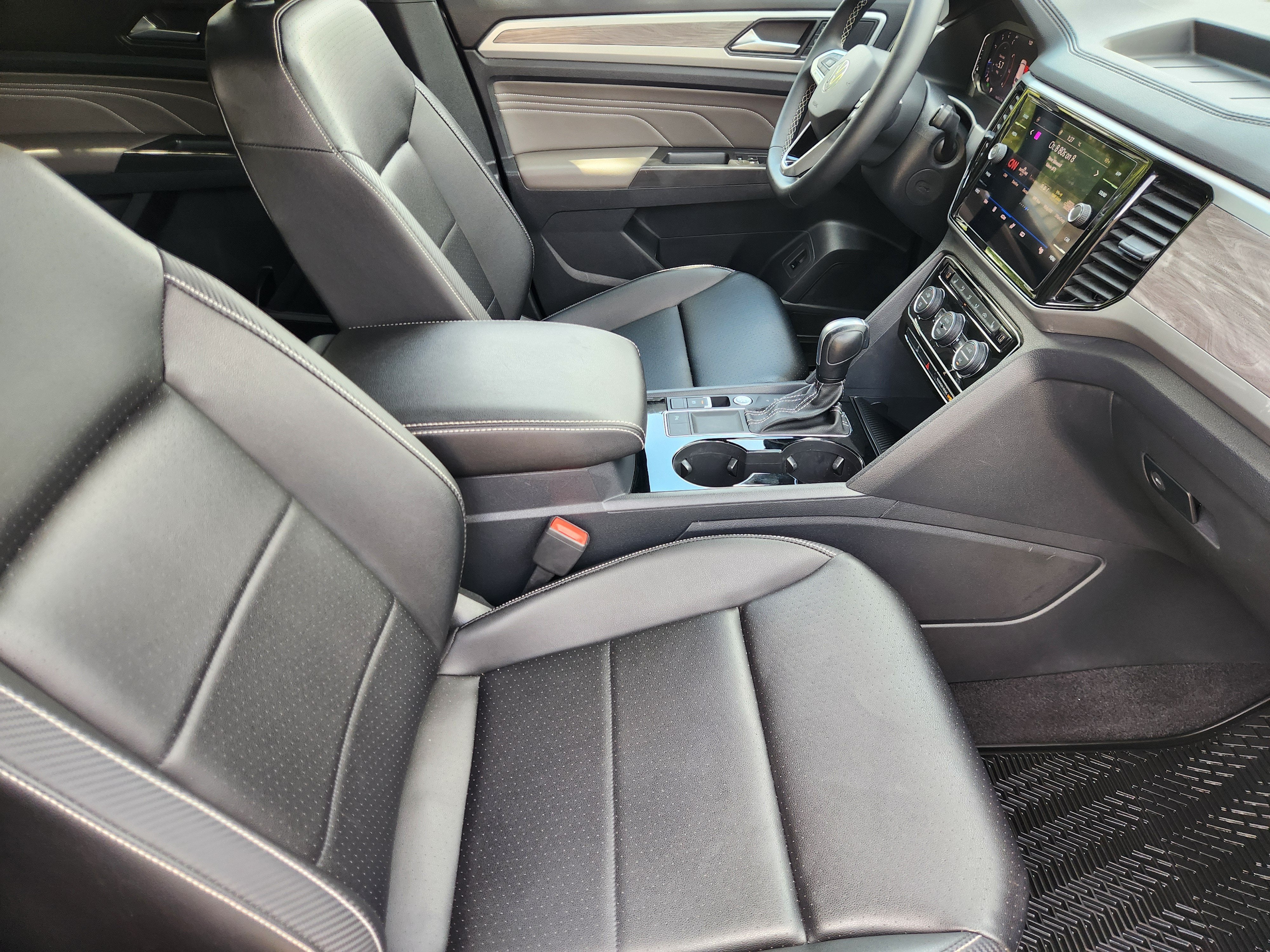 2023 Volkswagen Atlas Cross Sport 2.0T SE w/Technology