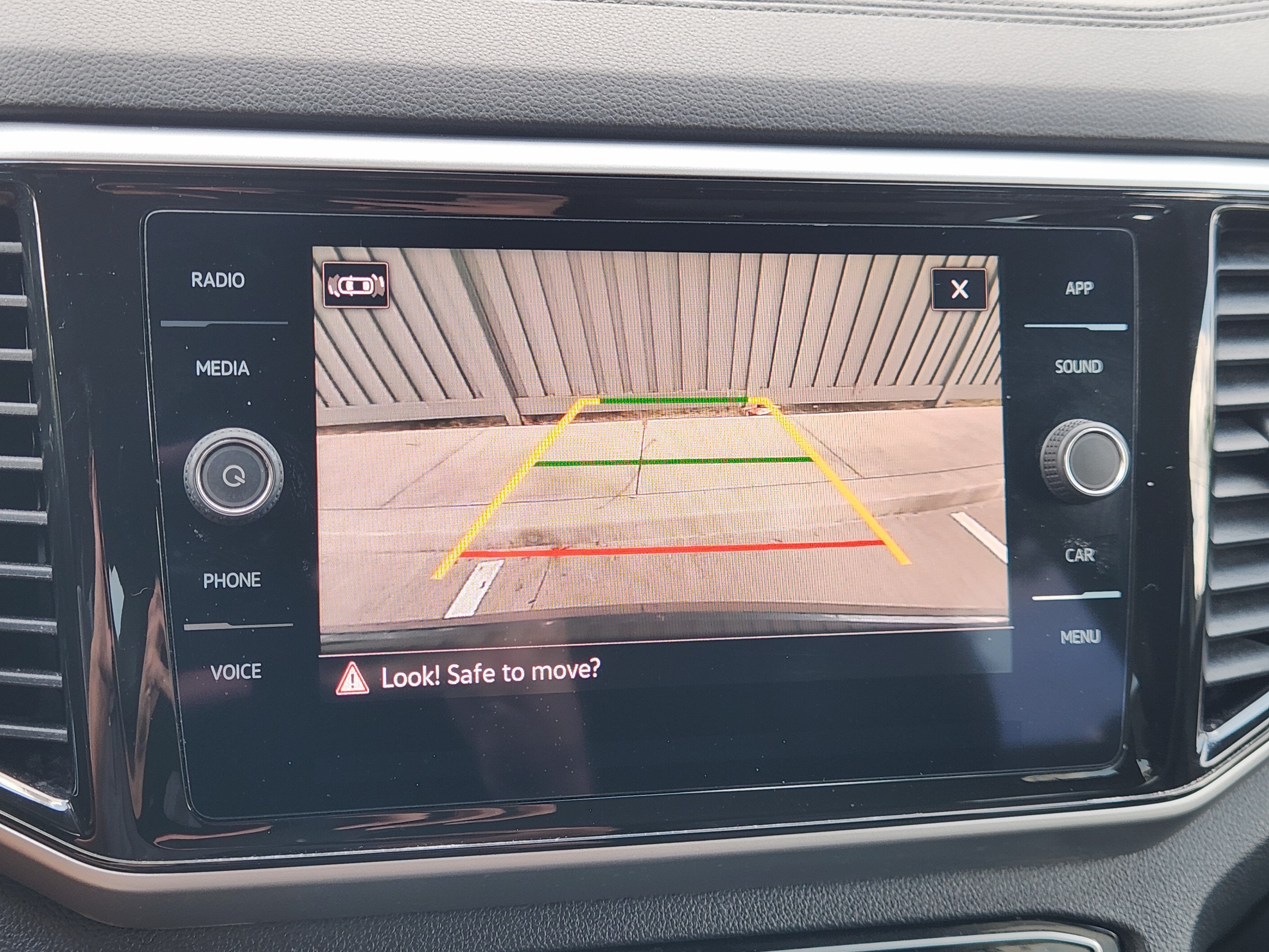 2023 Volkswagen Atlas Cross Sport 2.0T SE w/Technology
