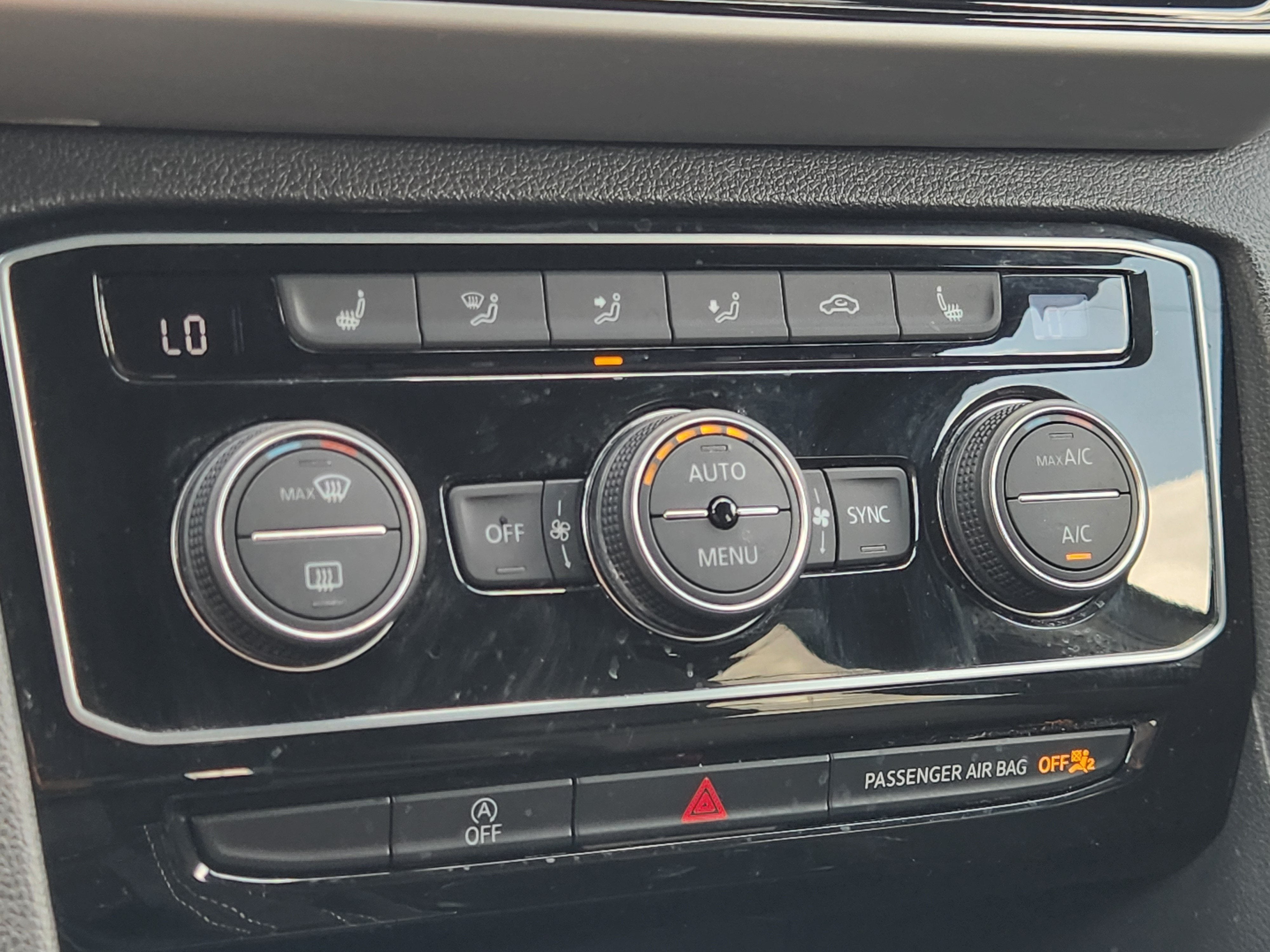 2023 Volkswagen Atlas Cross Sport 2.0T SE w/Technology