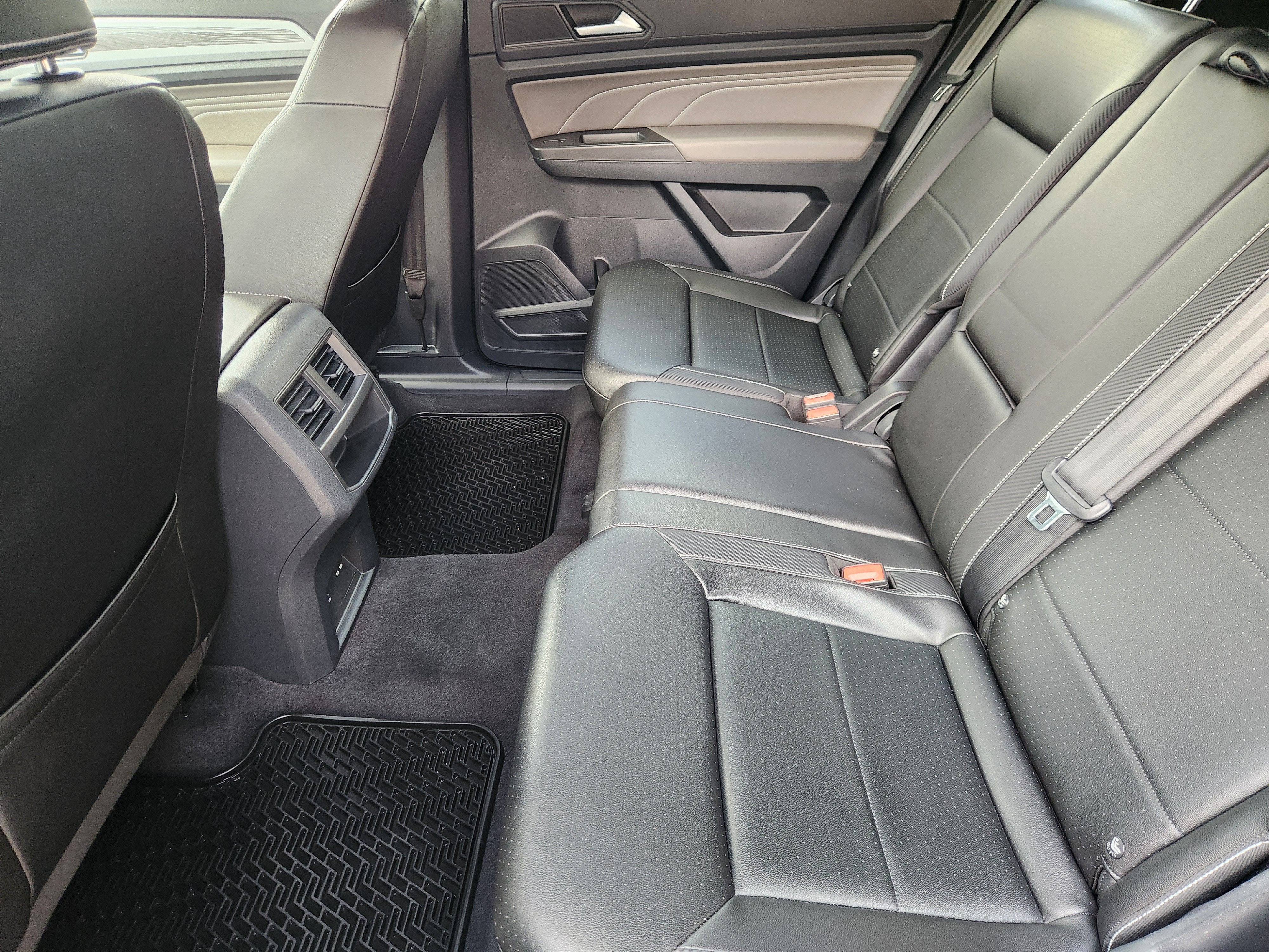 2023 Volkswagen Atlas Cross Sport 2.0T SE w/Technology